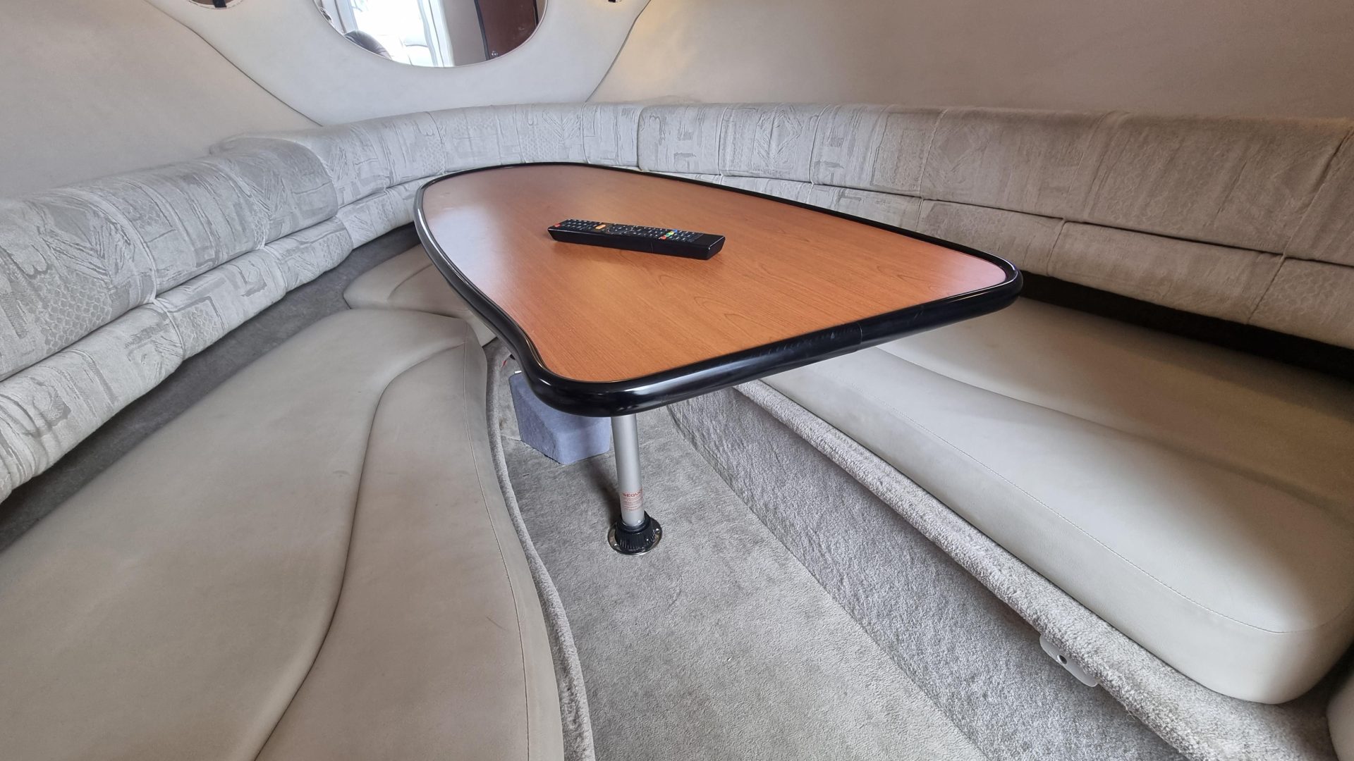 Crownline 270 CR