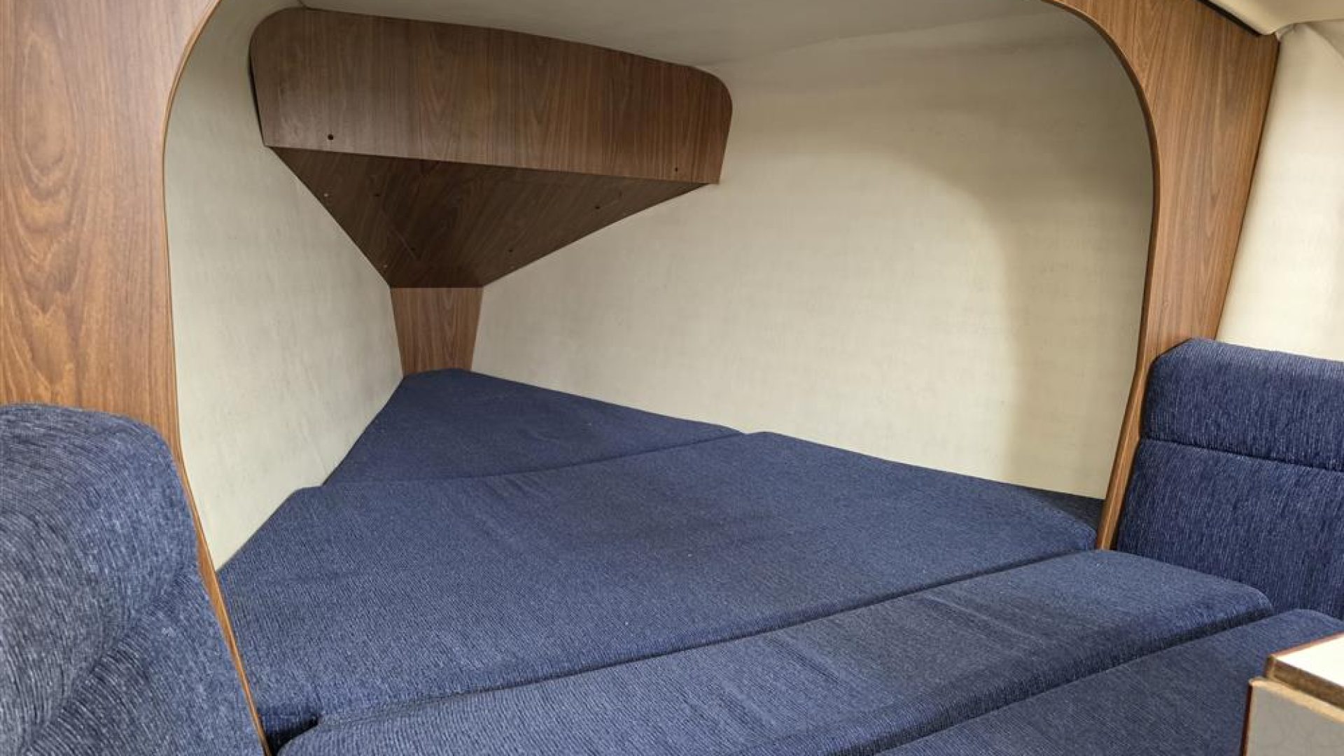 Hunter Legend 27