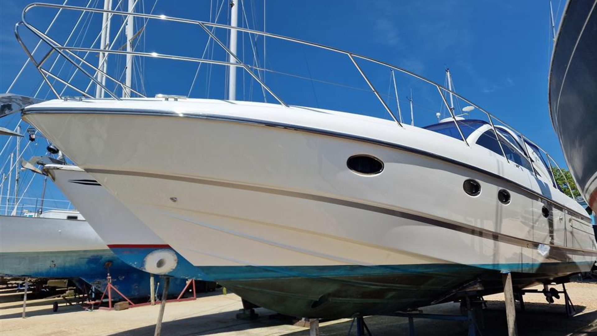 Princess V42
