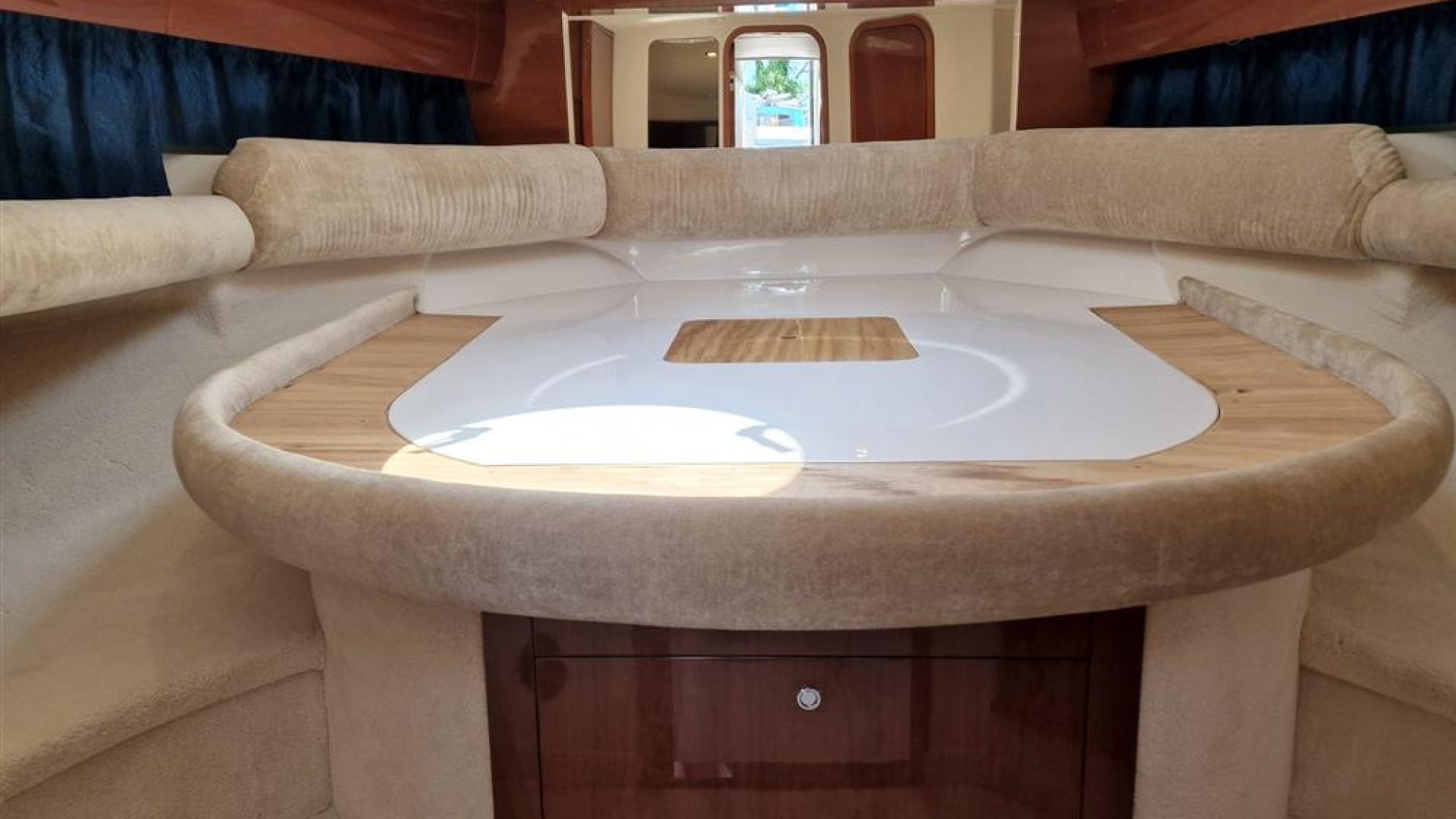 Princess V42