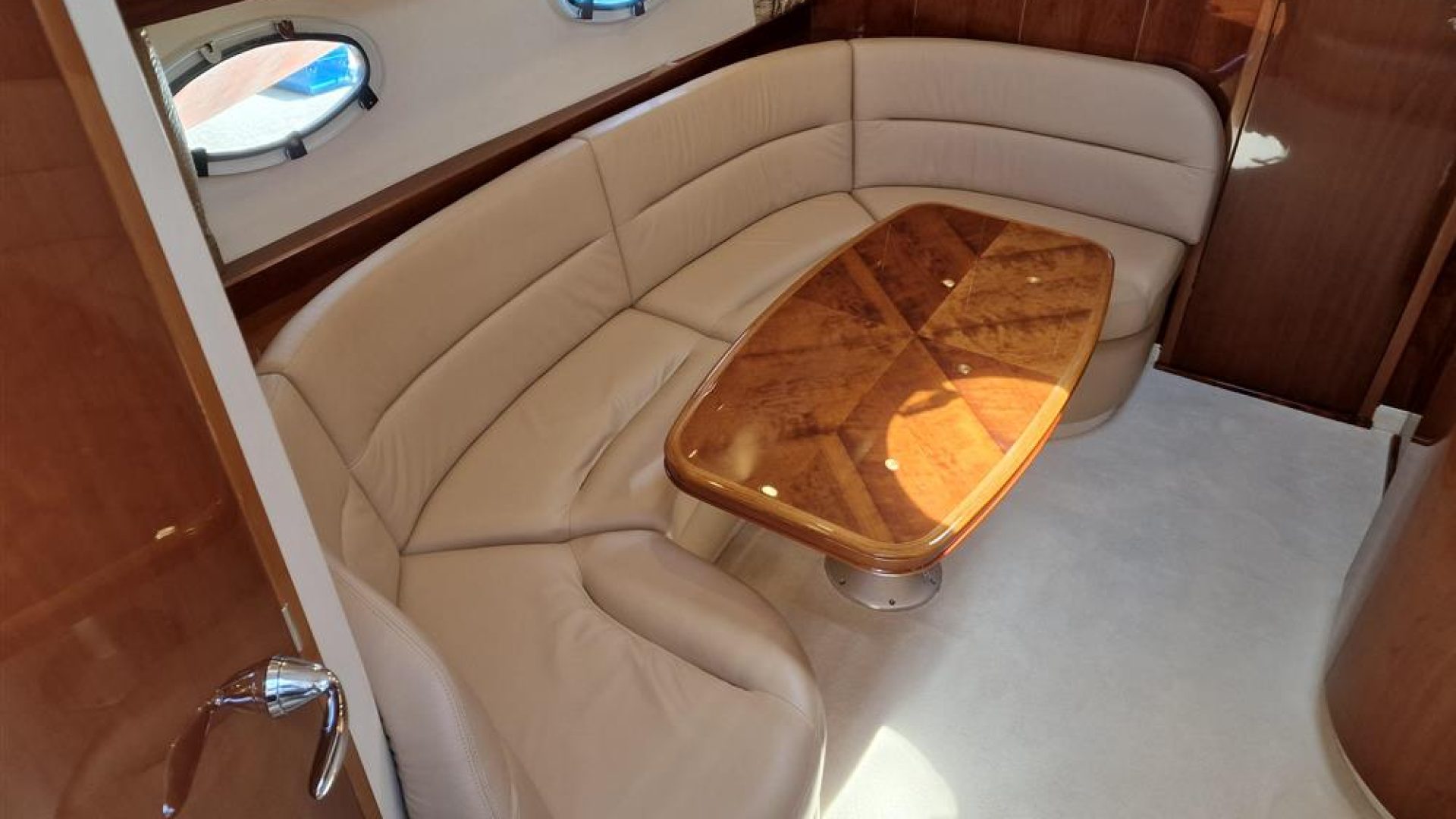 Princess V42