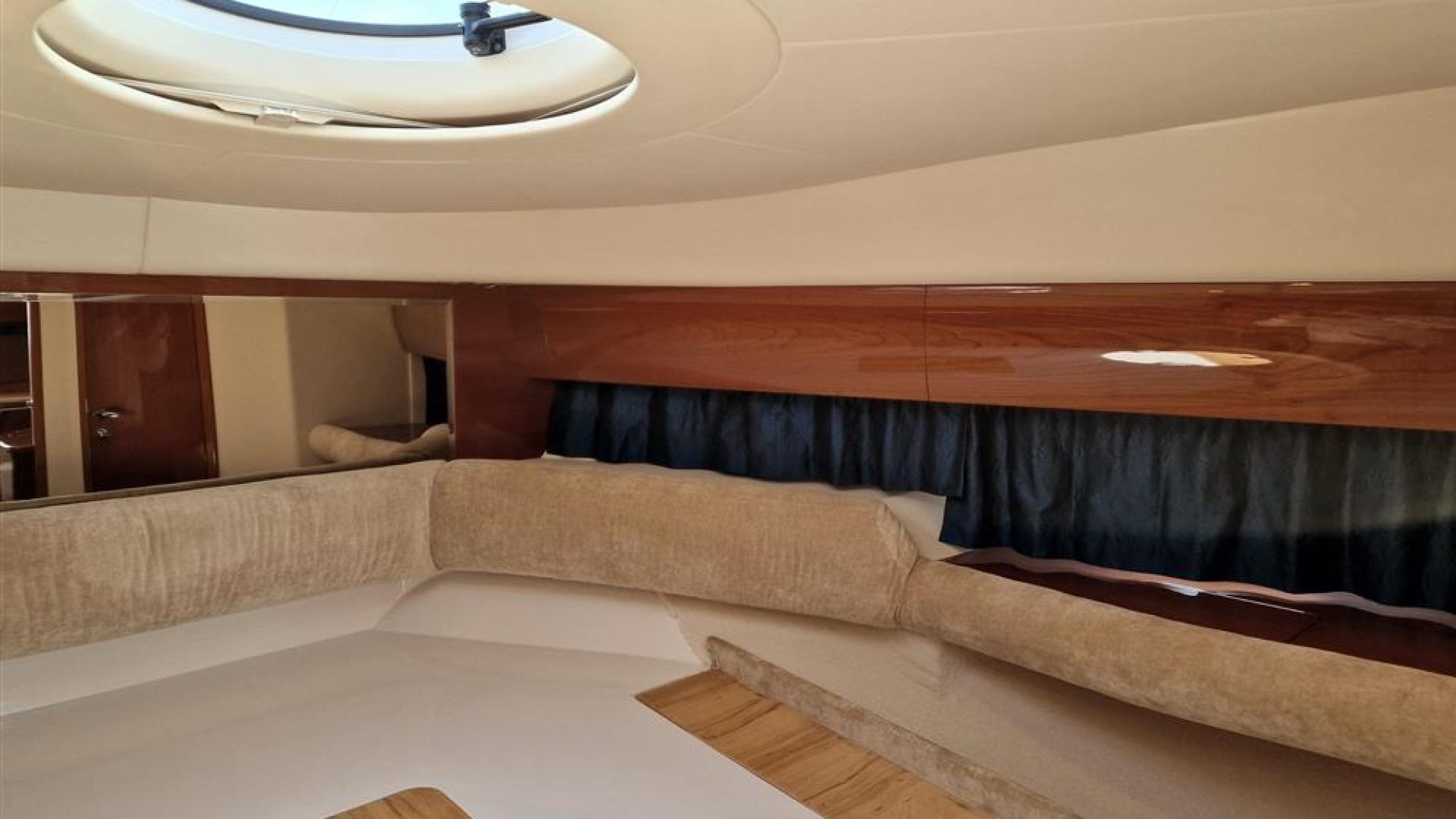Princess V42