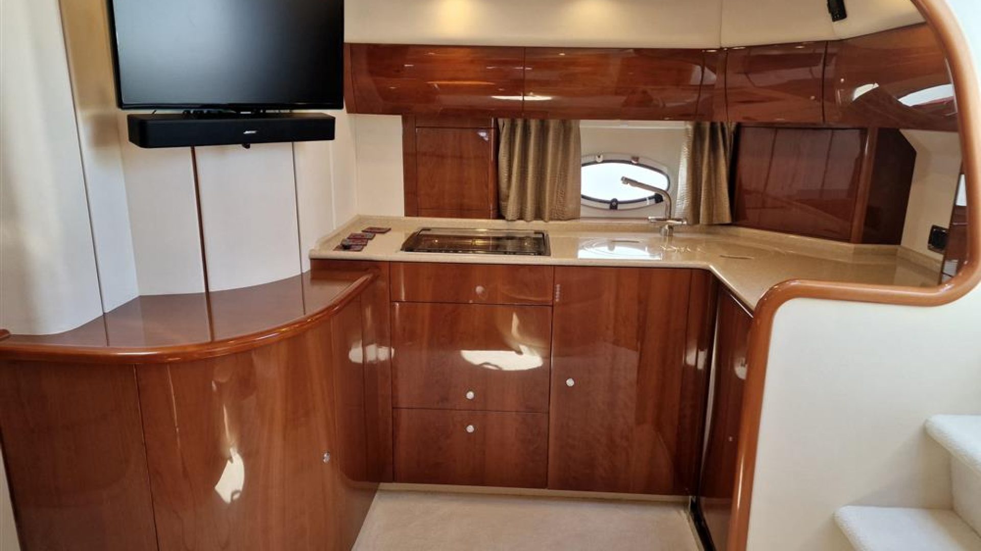 Princess V42