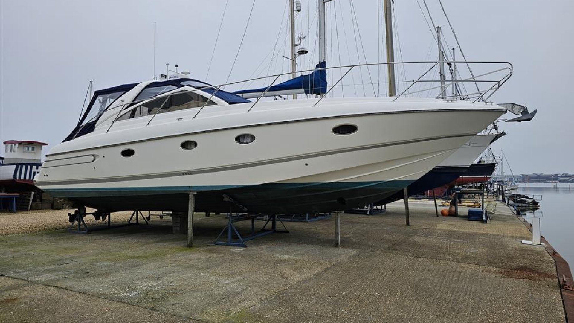 Princess V42