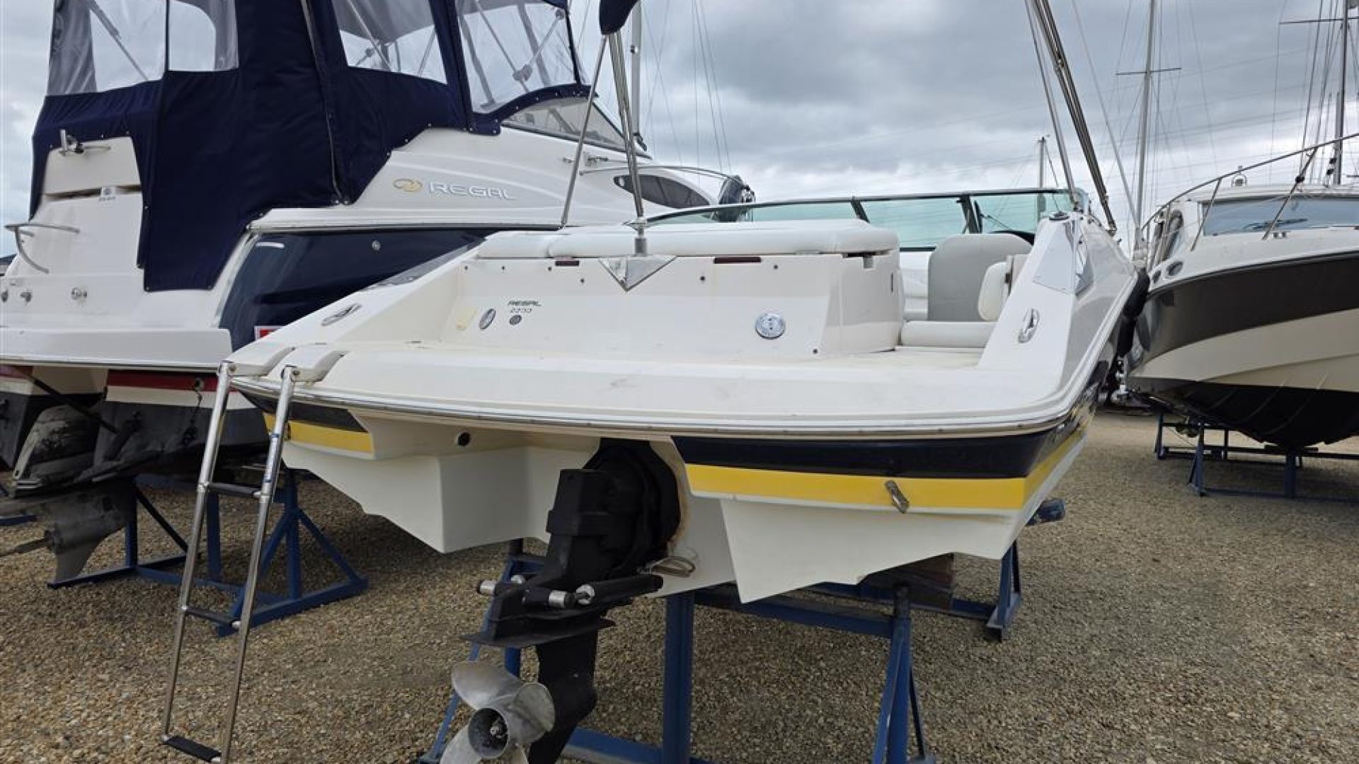 Regal 2200