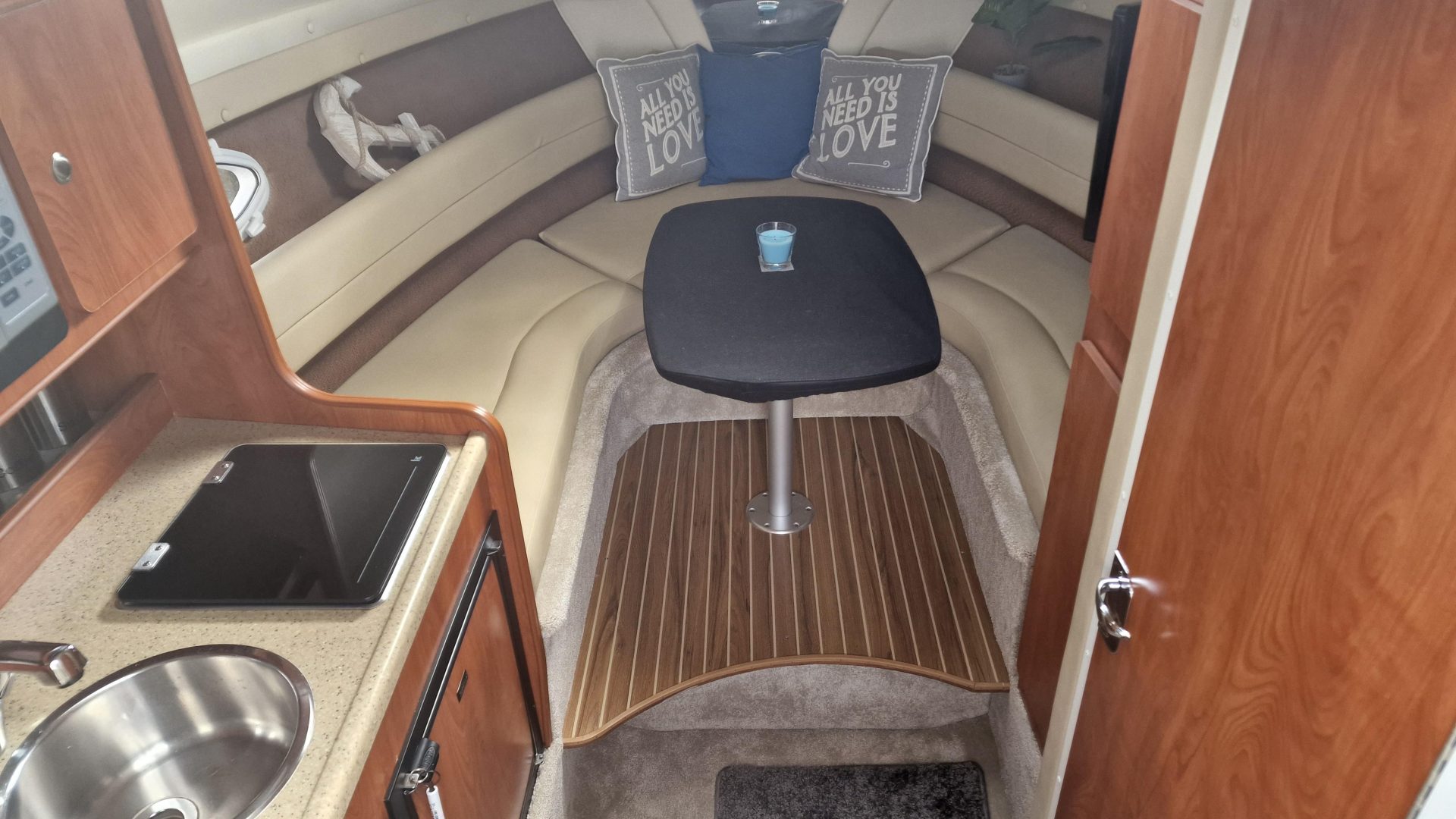 Rinker 270 Fiesta Vee