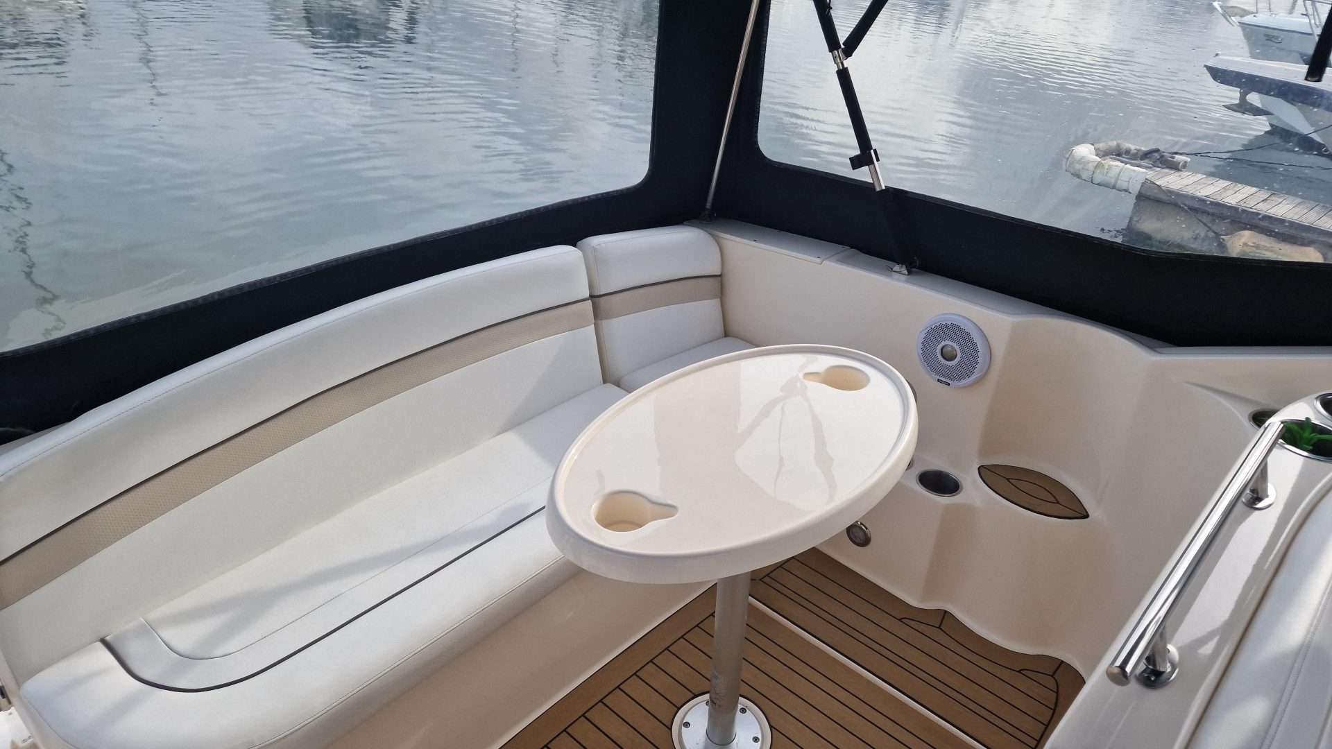 Rinker 270 Fiesta Vee