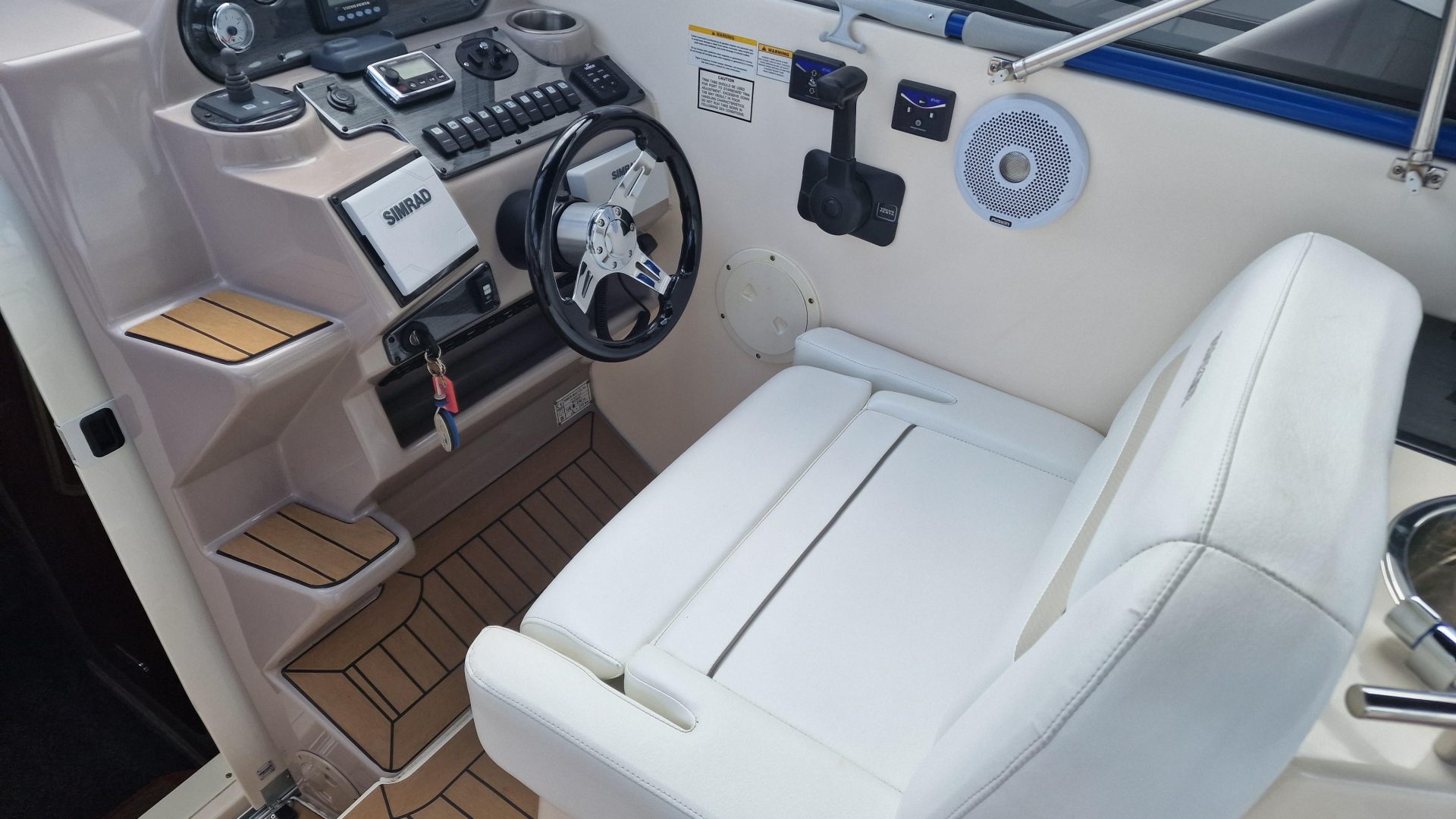 Rinker 270 Fiesta Vee