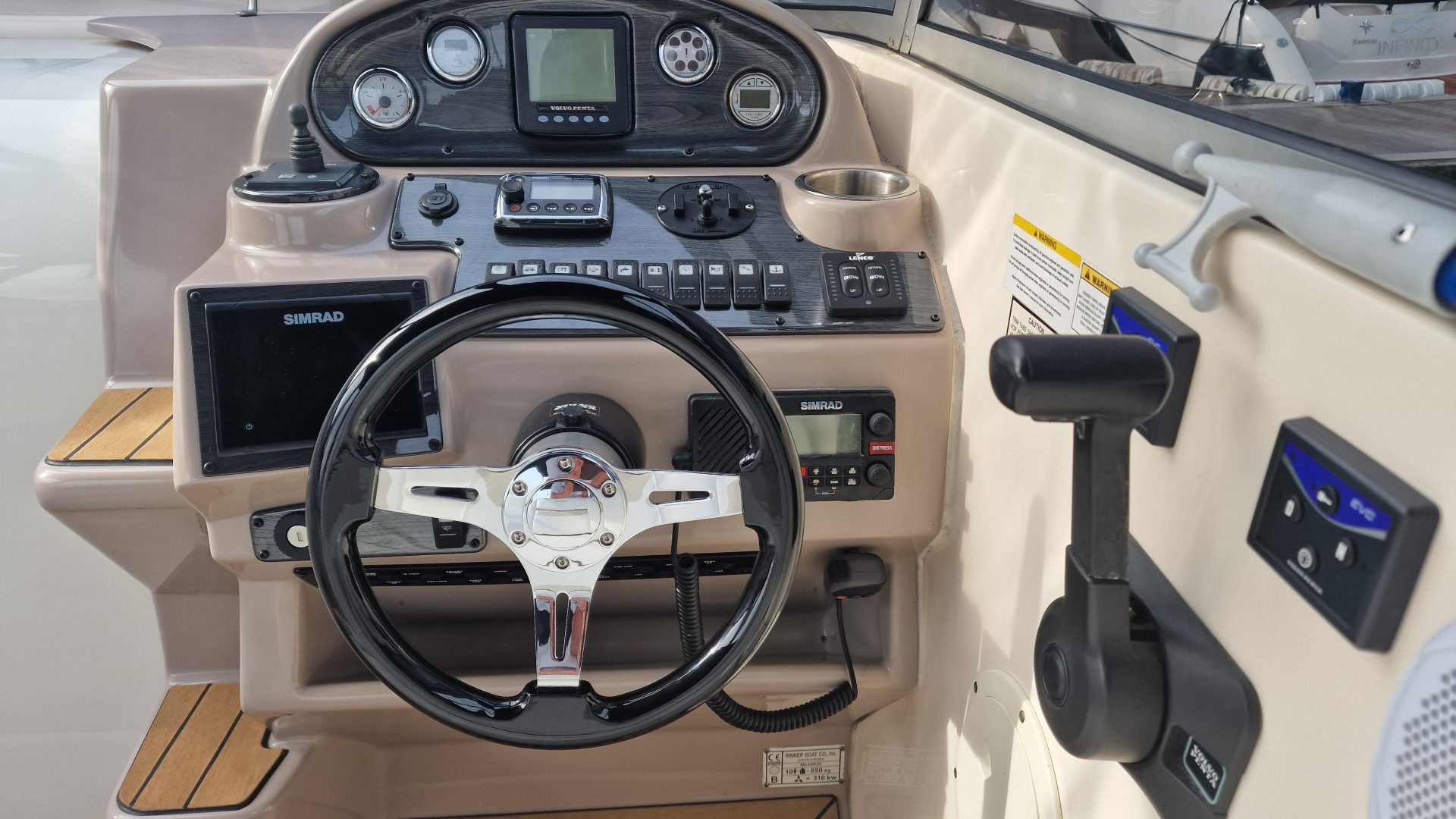 Rinker 270 Fiesta Vee
