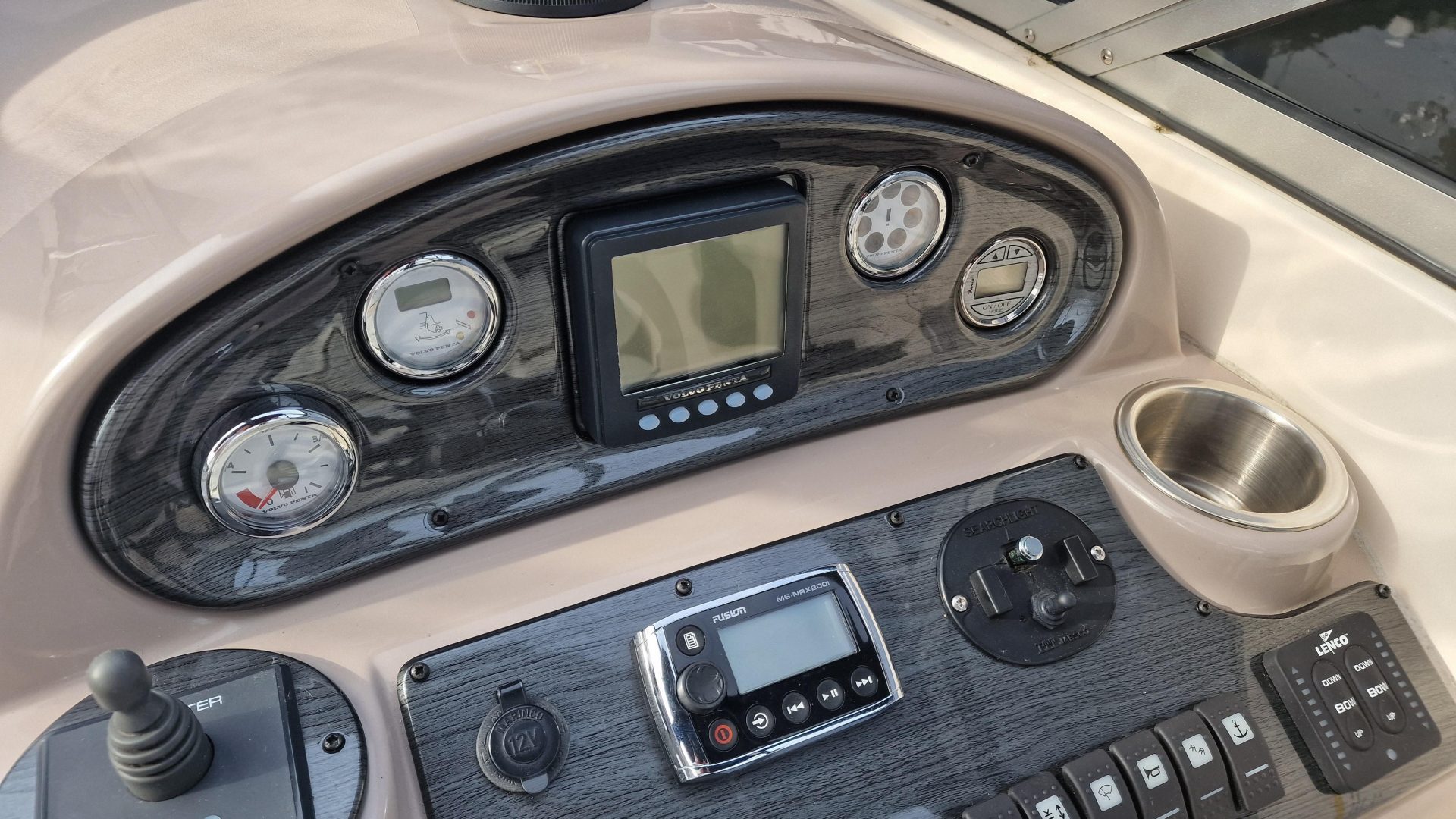 Rinker 270 Fiesta Vee