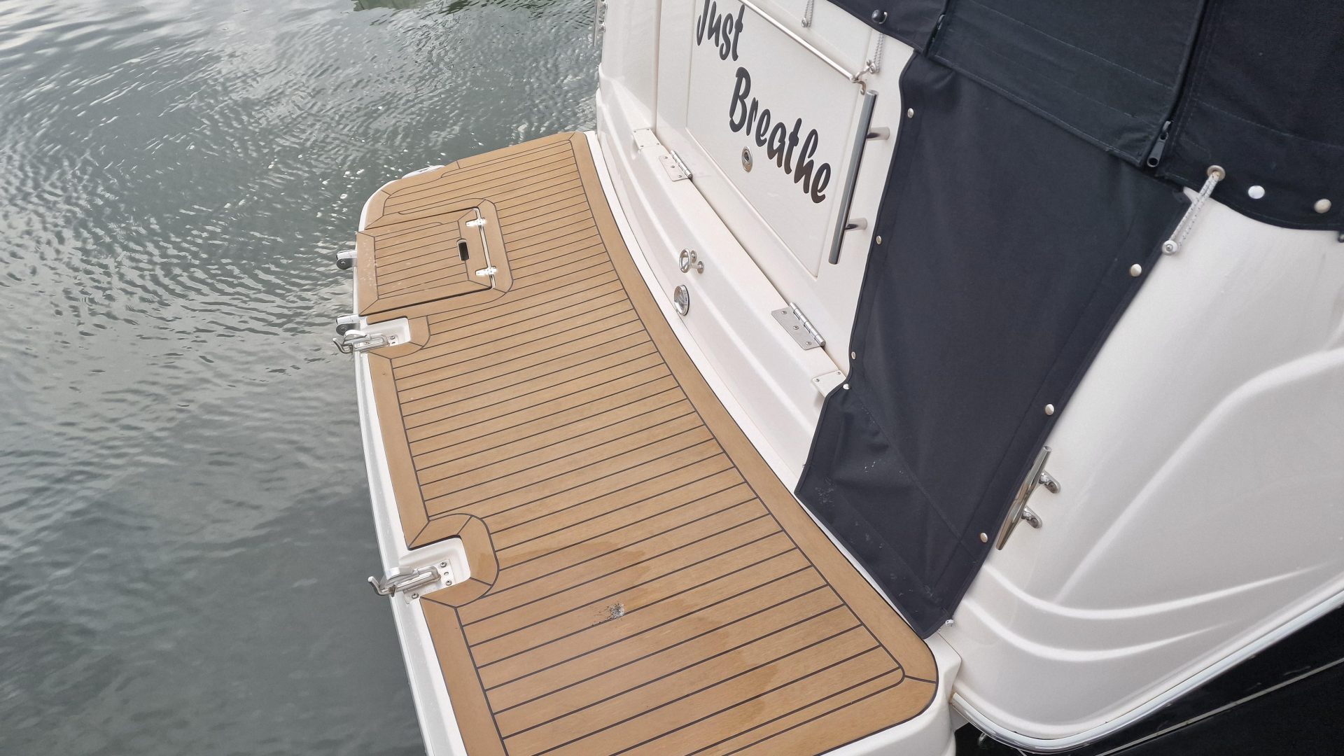 Rinker 270 Fiesta Vee