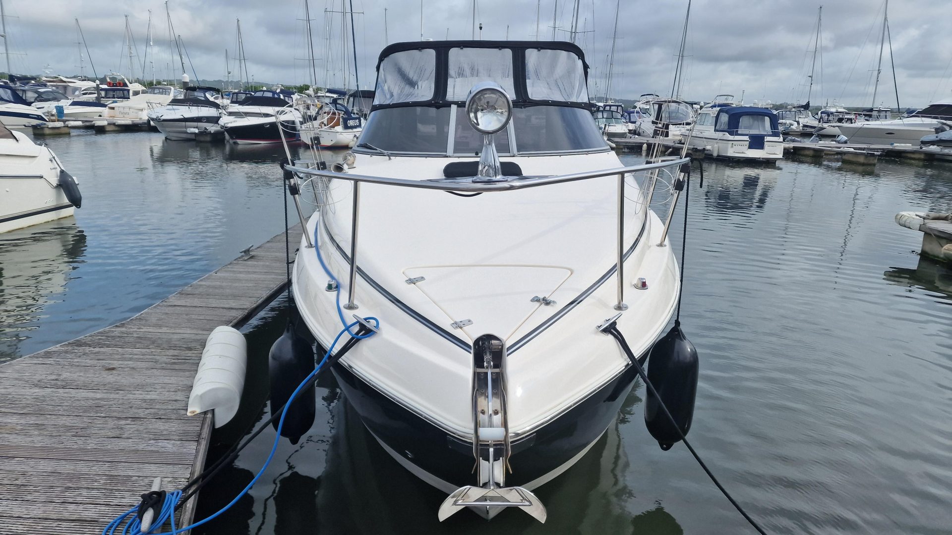 Rinker 270 Fiesta Vee