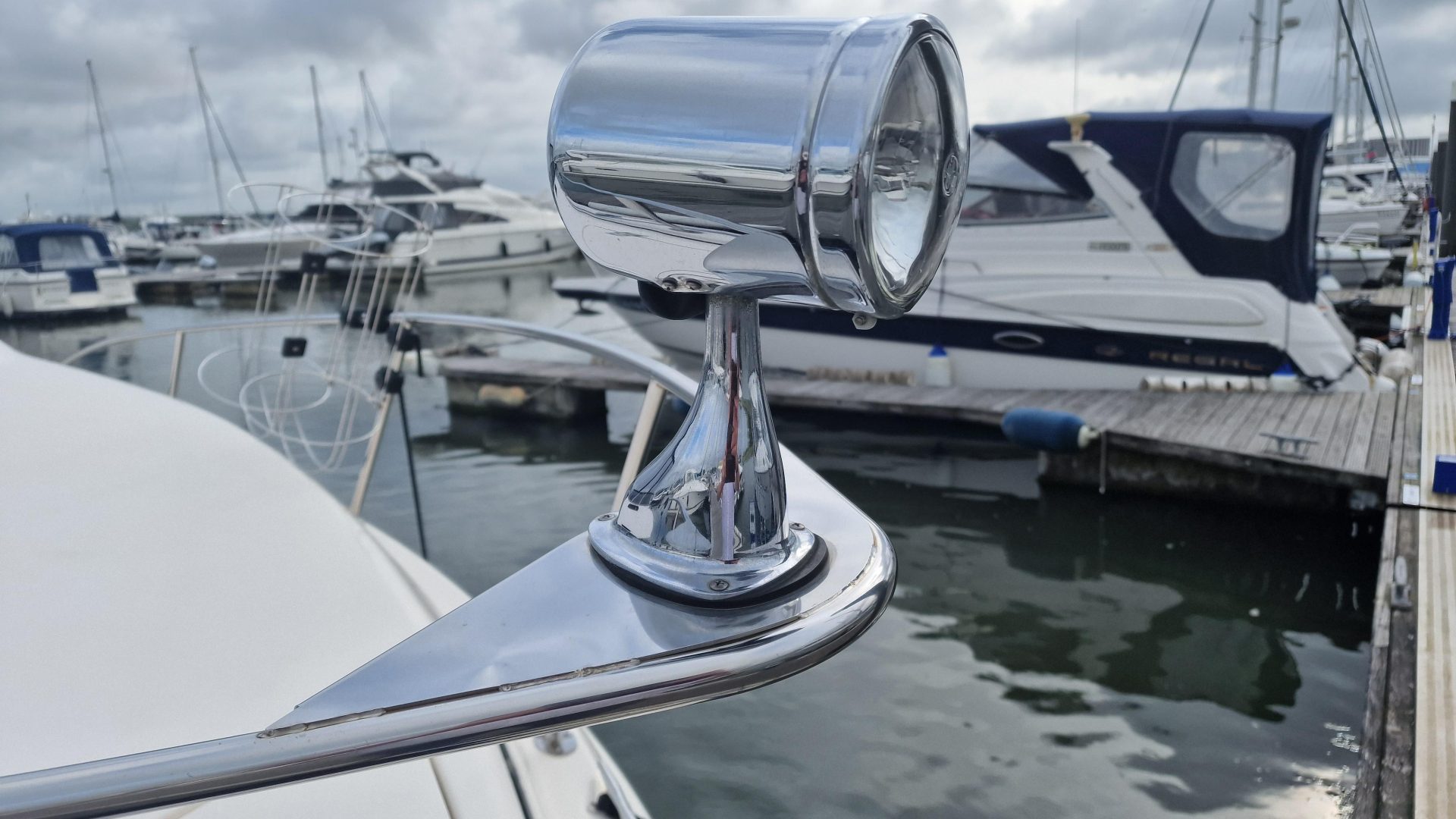 Rinker 270 Fiesta Vee