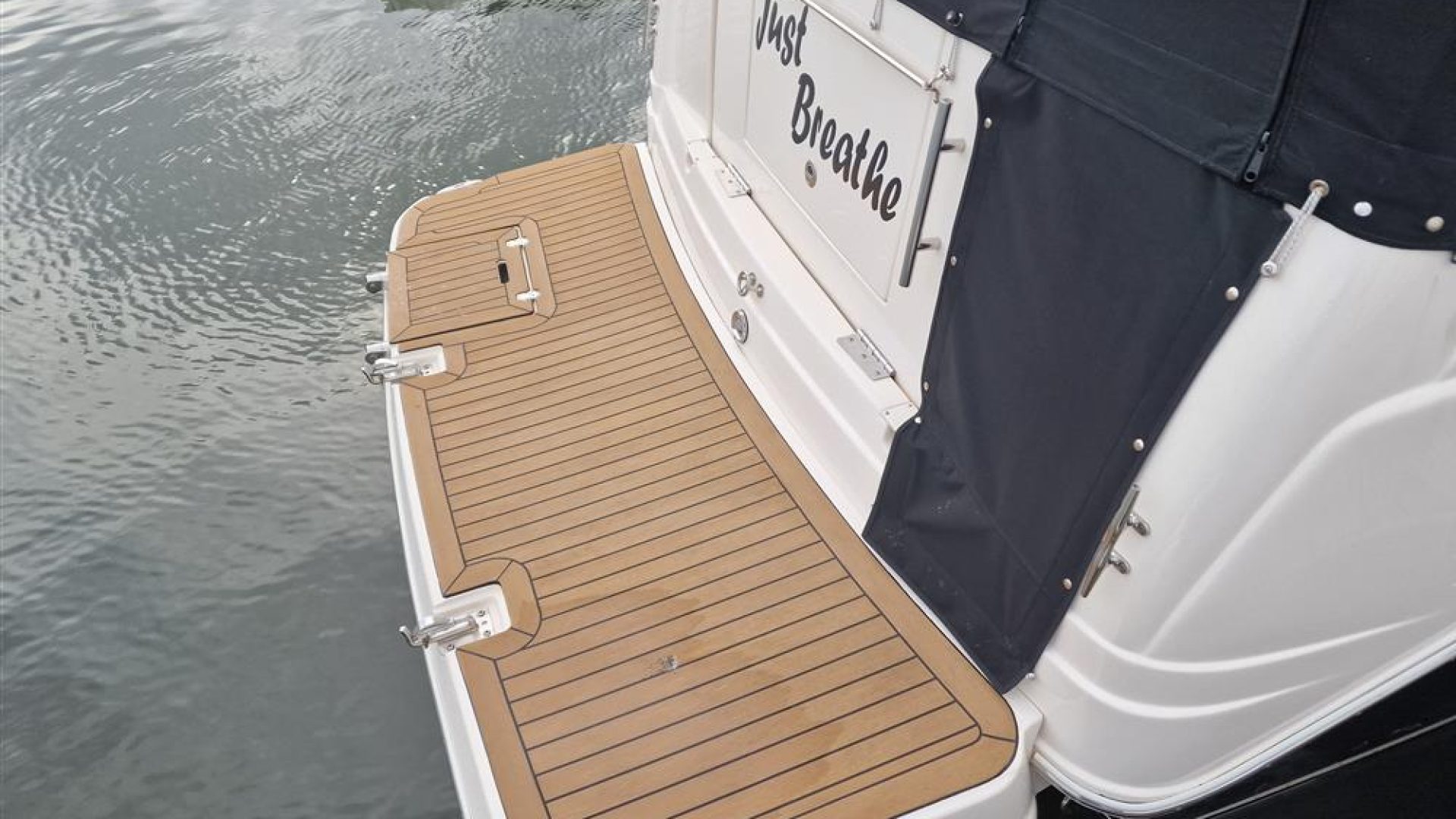 Rinker 270