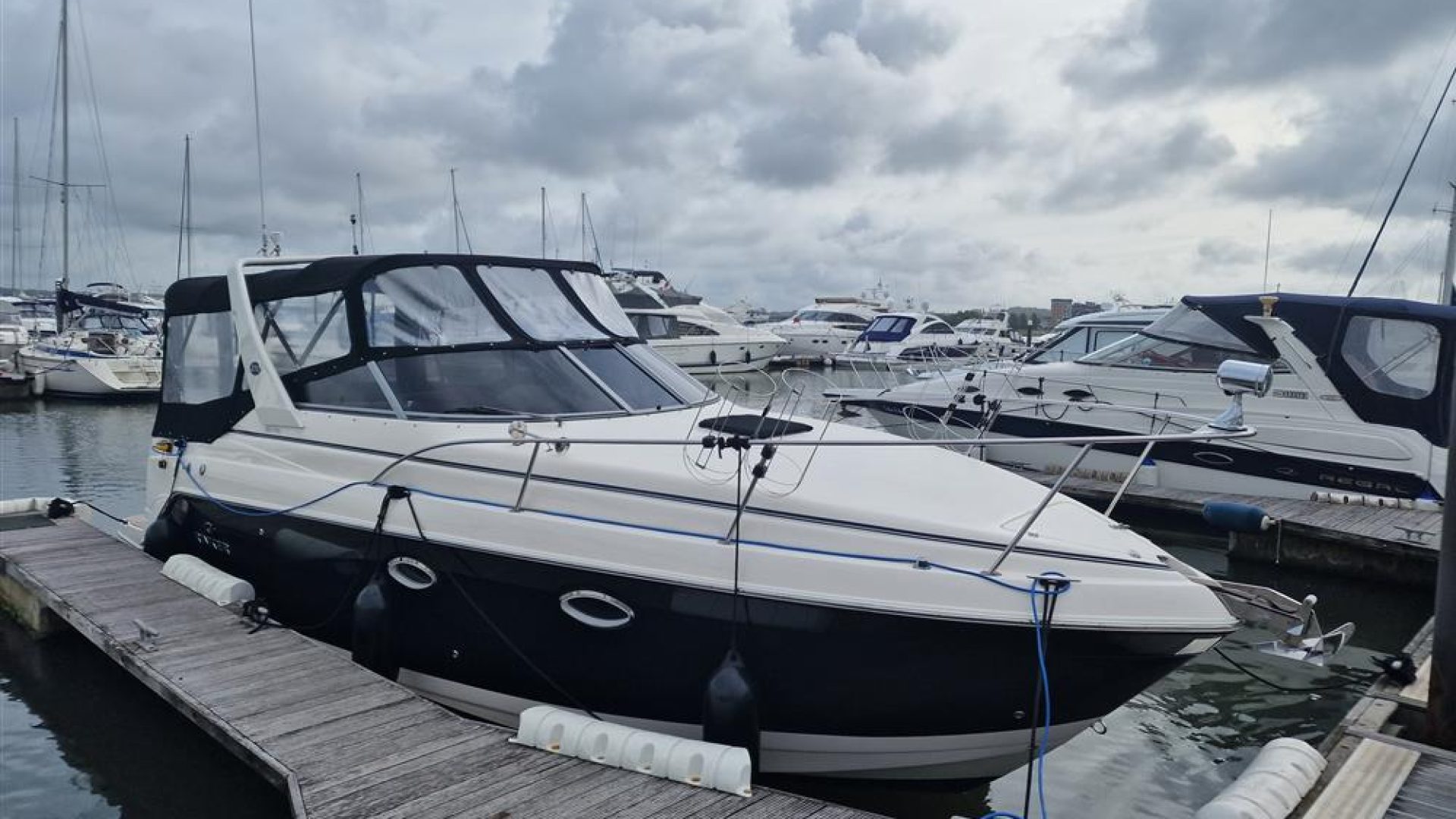 Rinker 270
