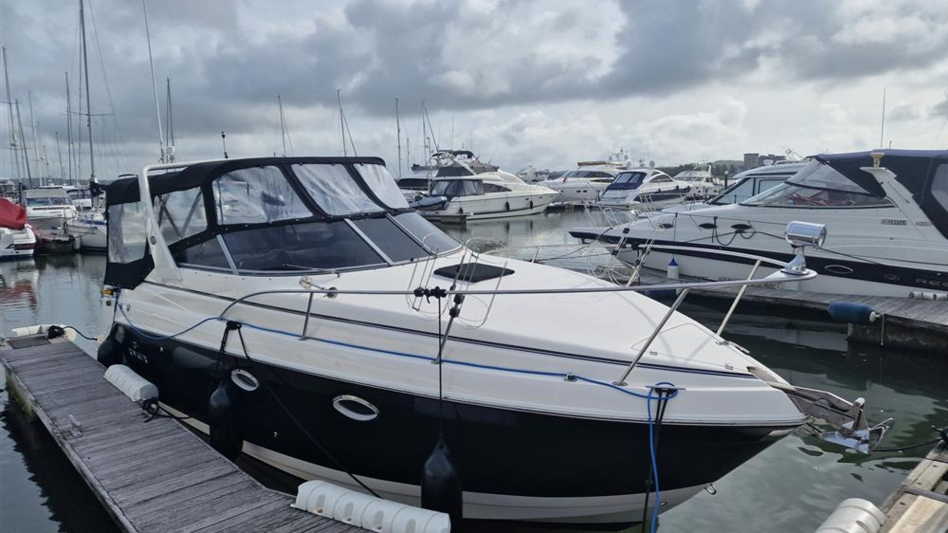 Rinker 270