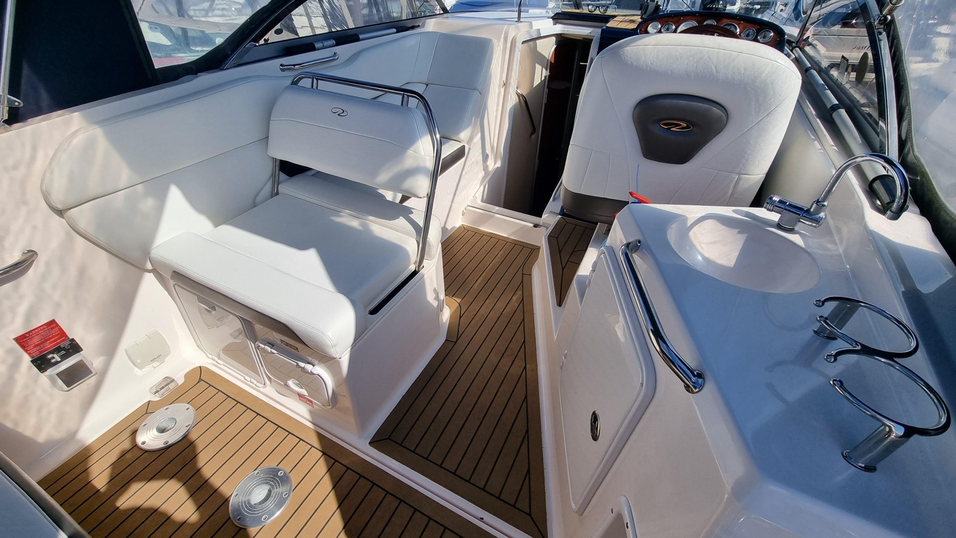 Regal 2565 Express Cruiser