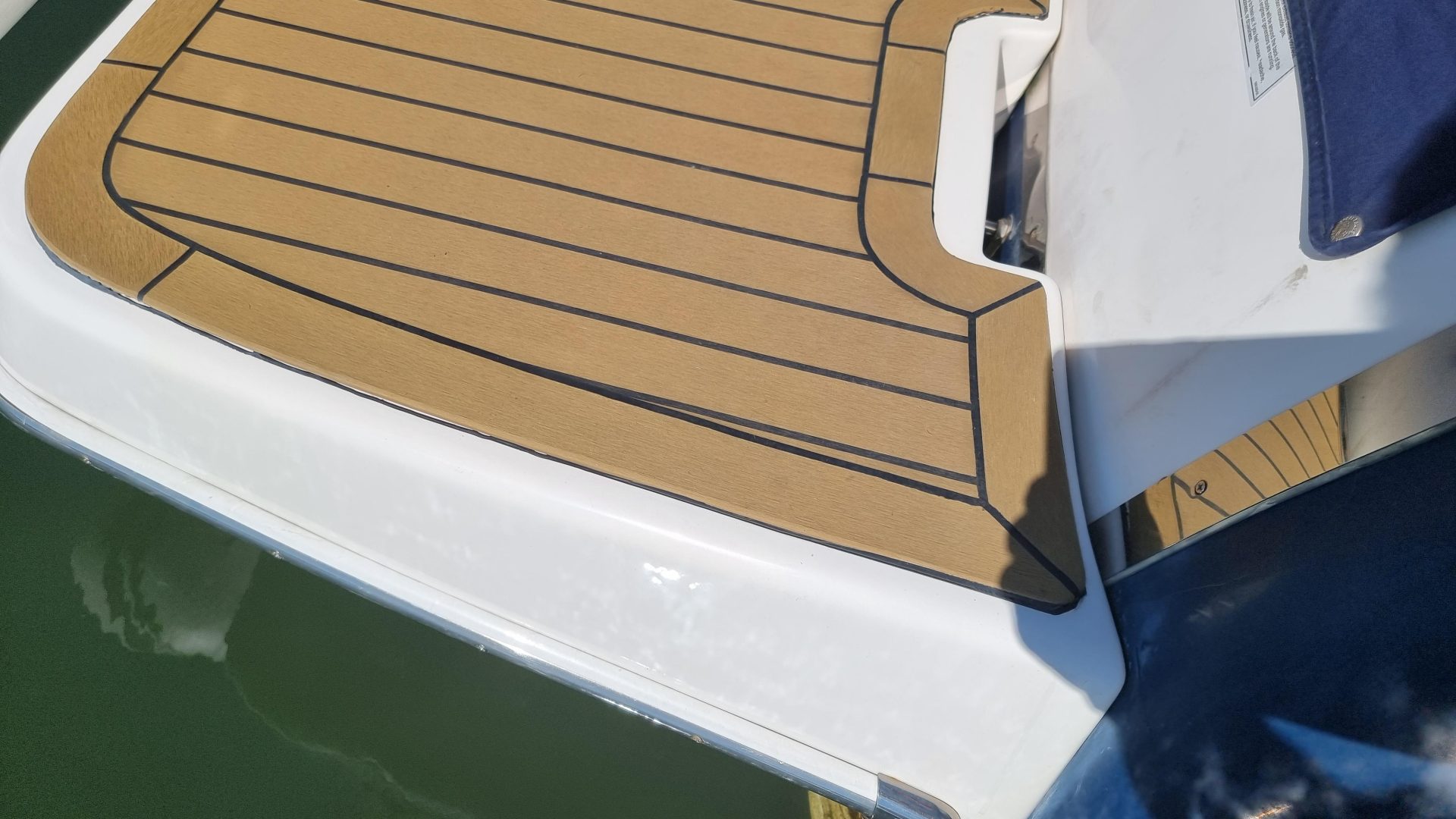 Regal 2565 Express Cruiser