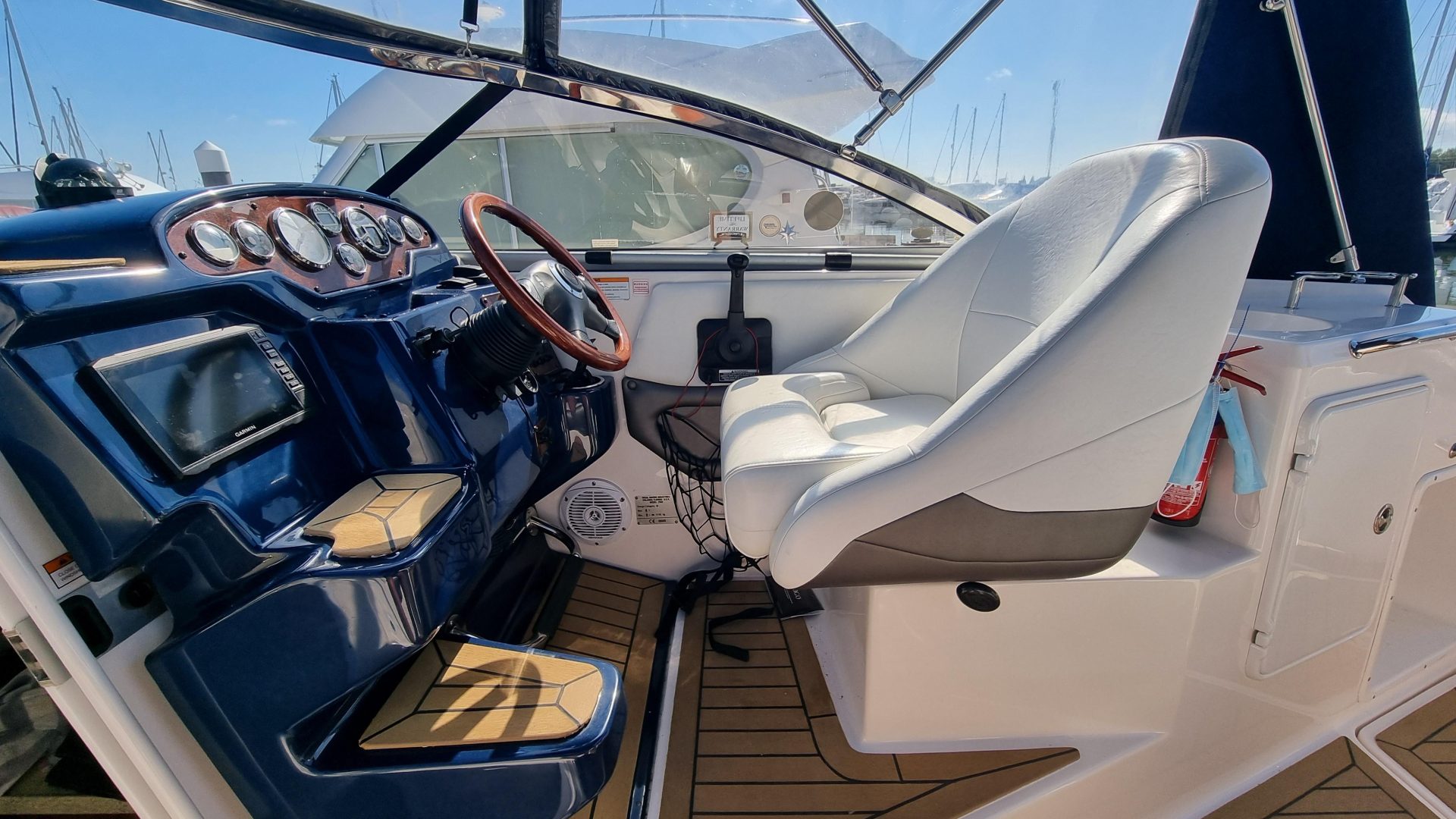Regal 2860 Window Express