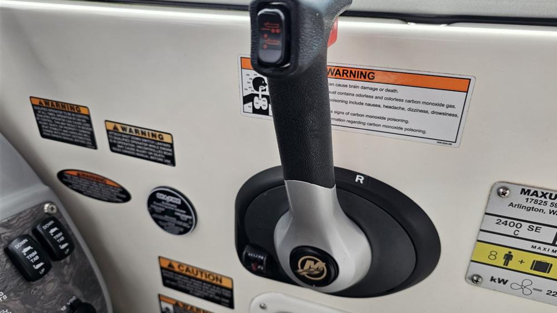 Maxum 2400 SE