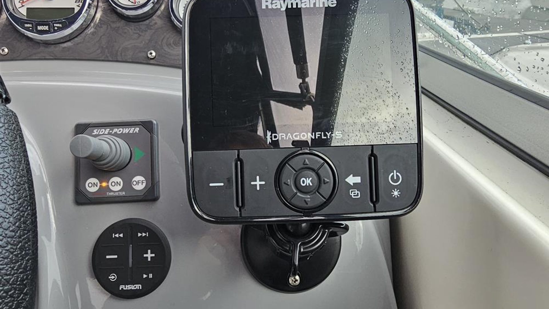 Maxum 2400 SE