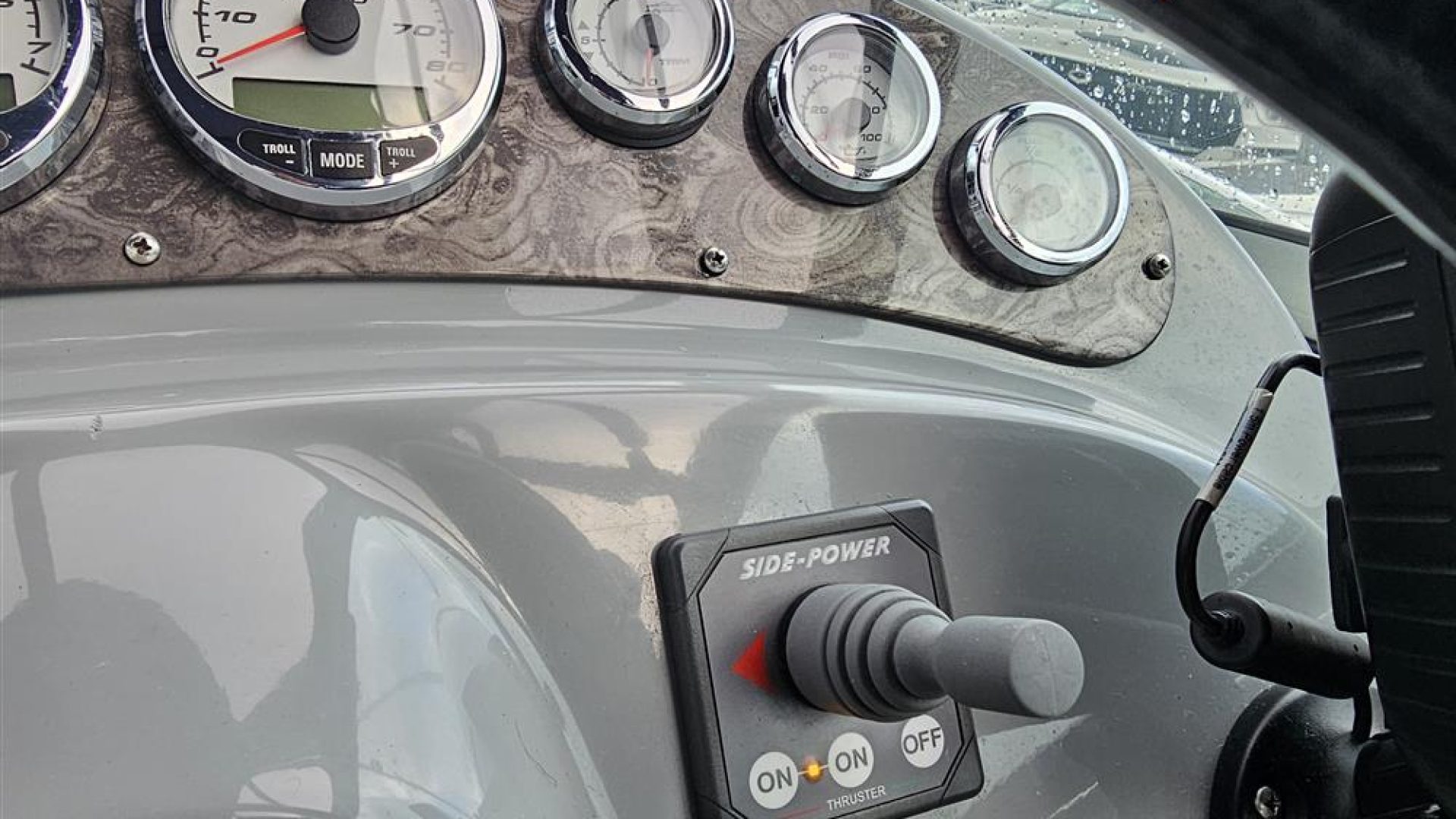 Maxum 2400 SE