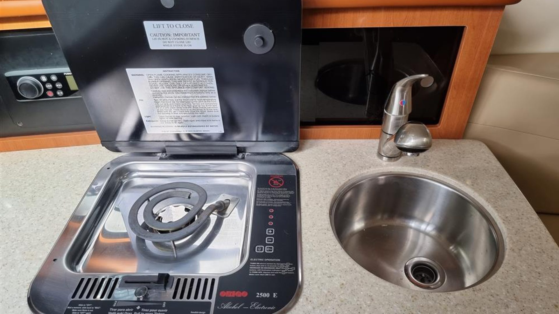 Maxum 2400 SE