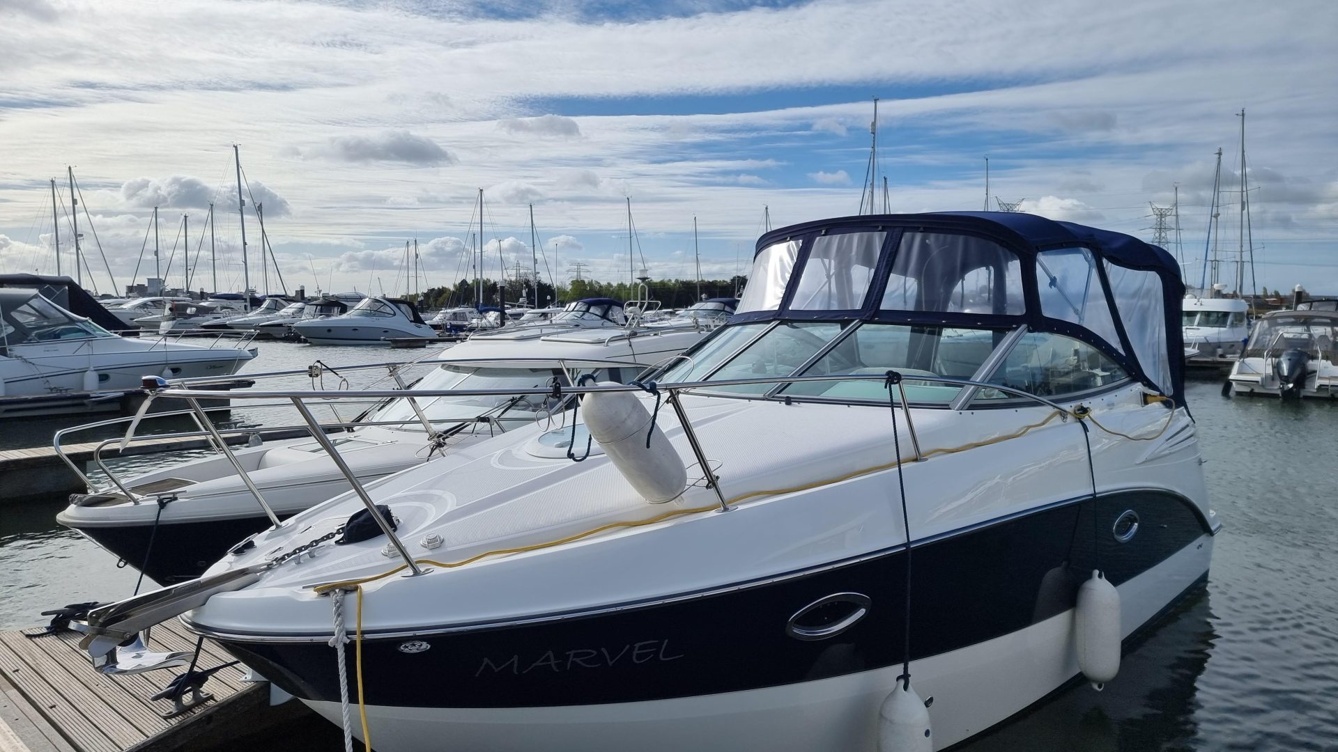 Maxum 2400 SE
