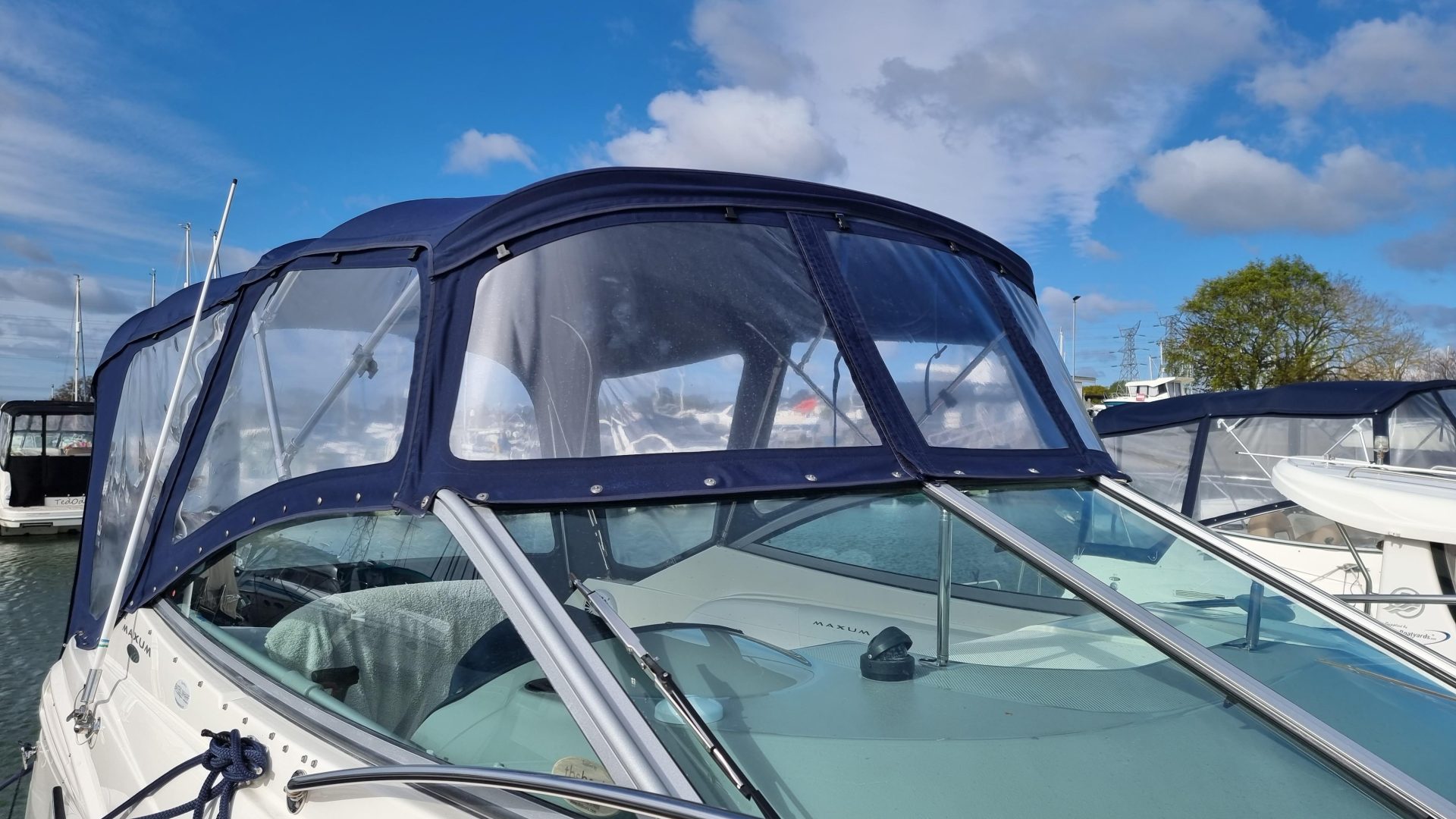 Maxum 2400 SE