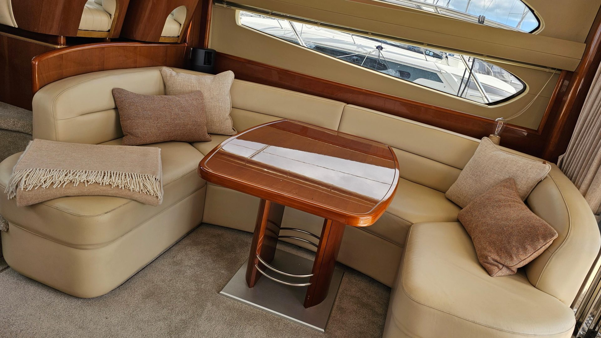 Princess 42 Flybridge