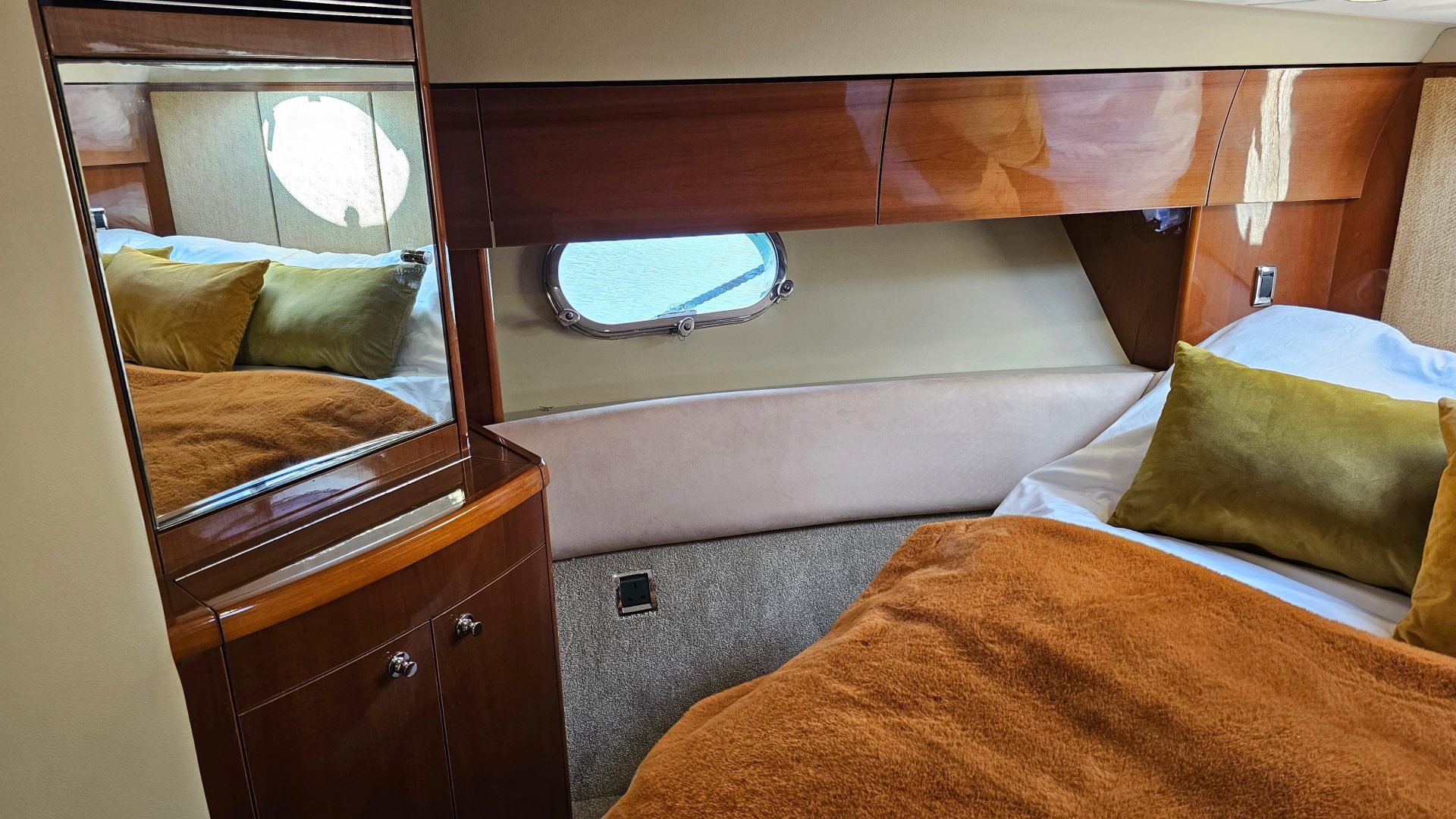 Princess 42 Flybridge
