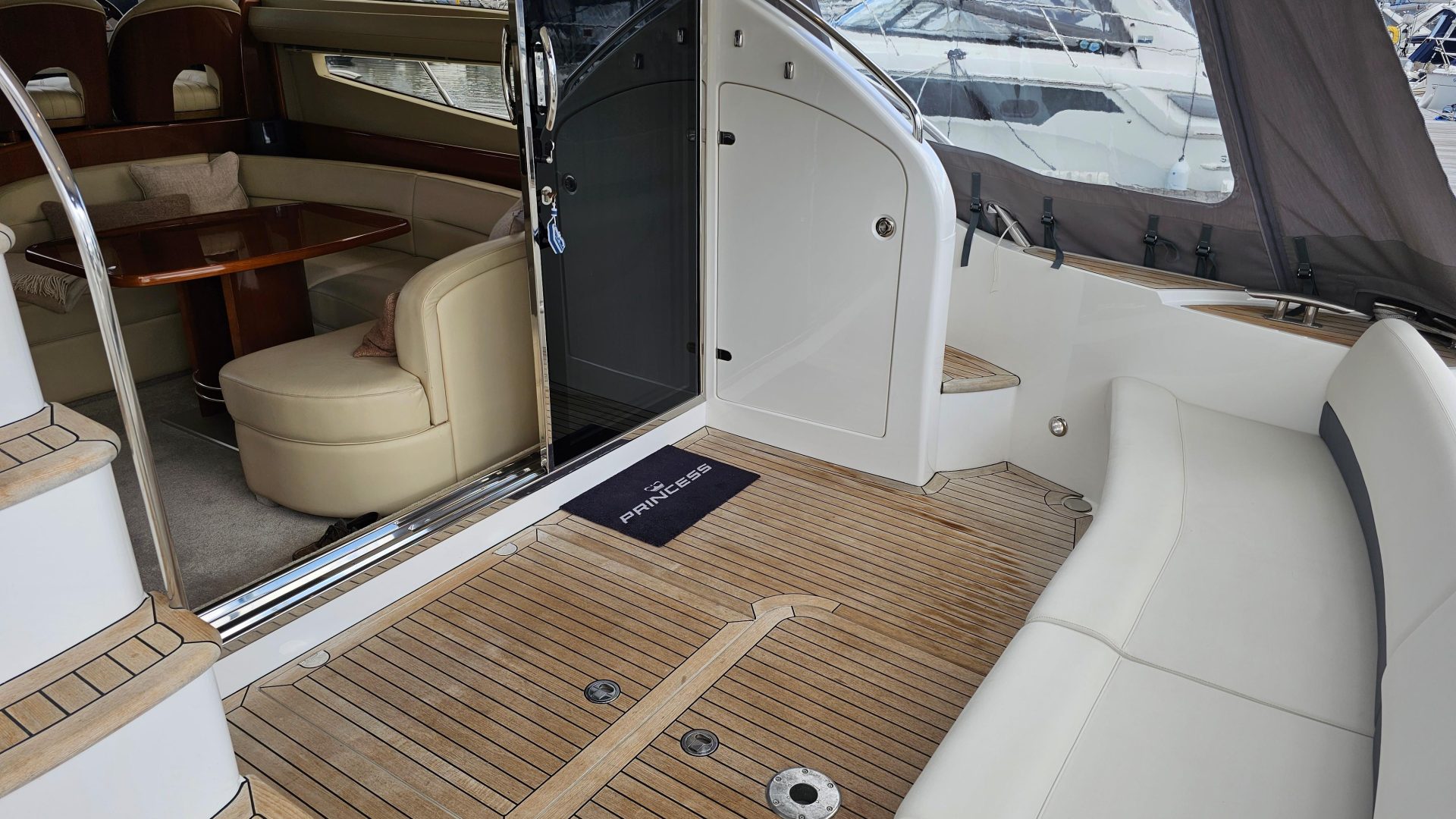 Princess 42 Flybridge