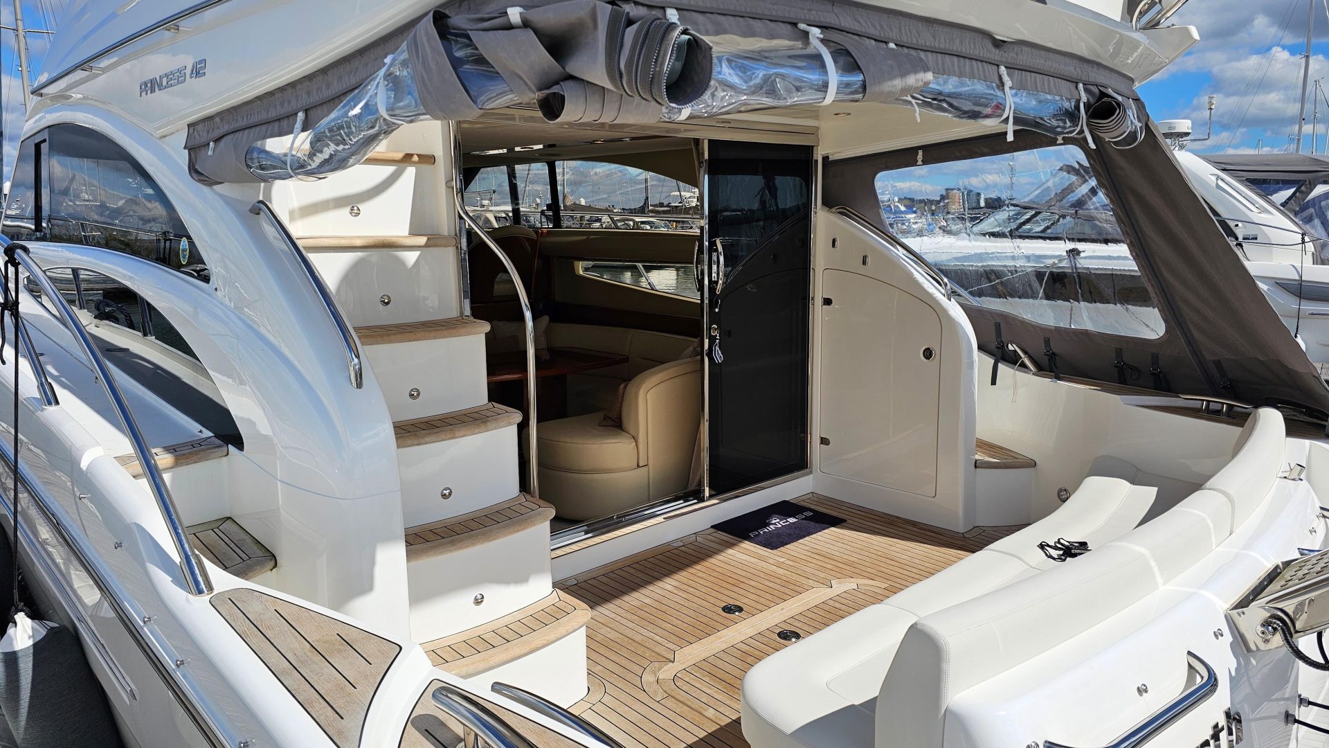 Princess 42 Flybridge