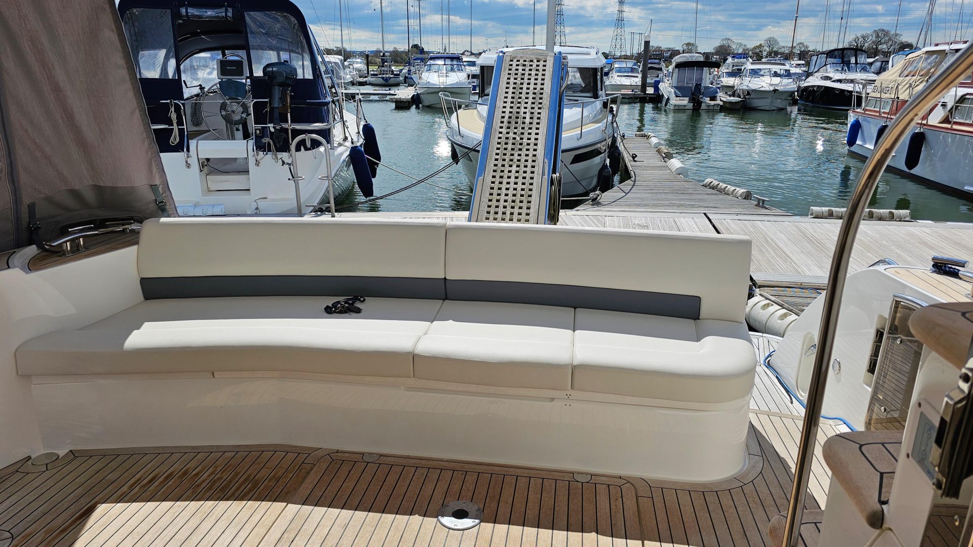Princess 42 Flybridge