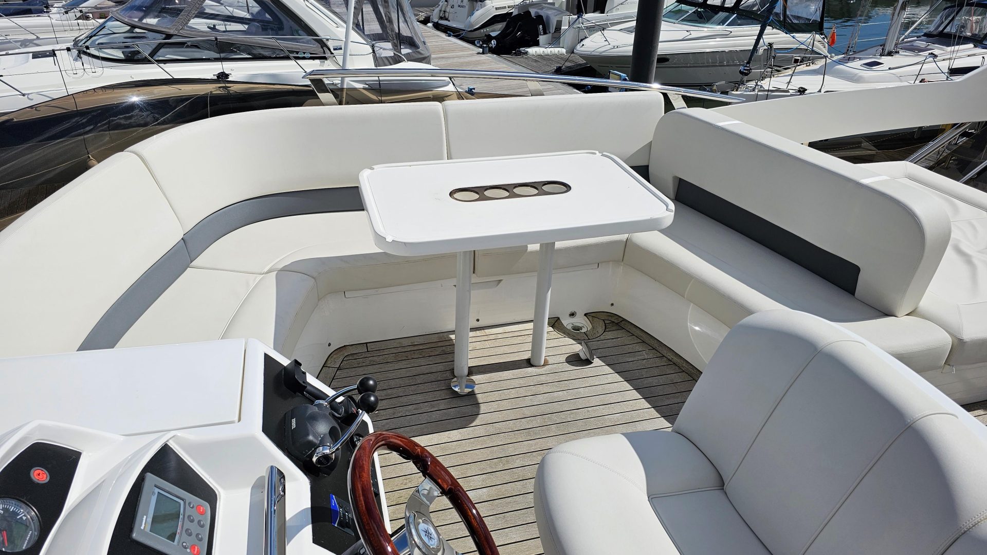 Princess 42 Flybridge