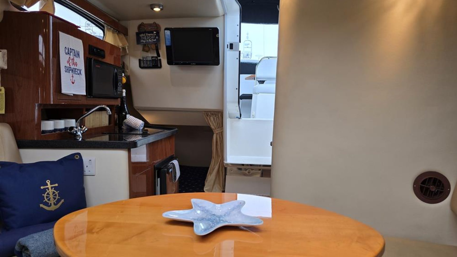 Regal 2565 Window Express