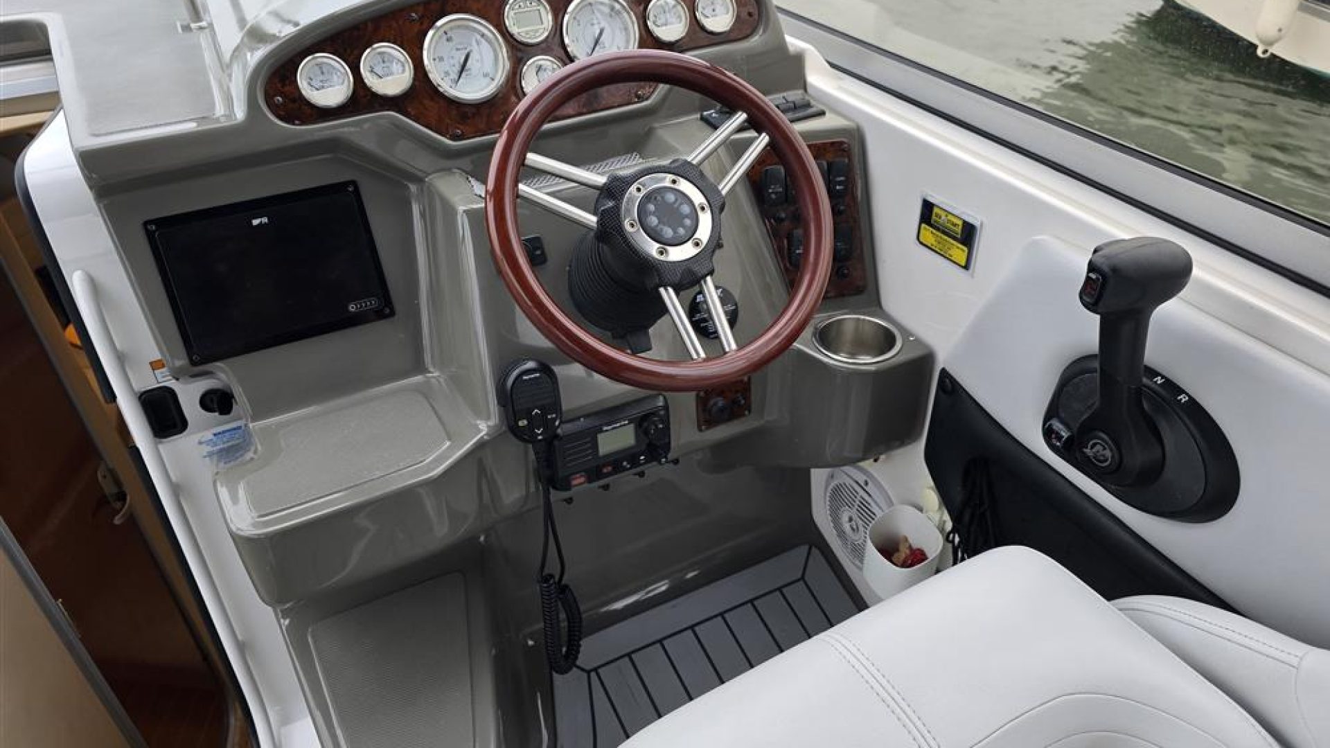 Regal 2565 Window Express