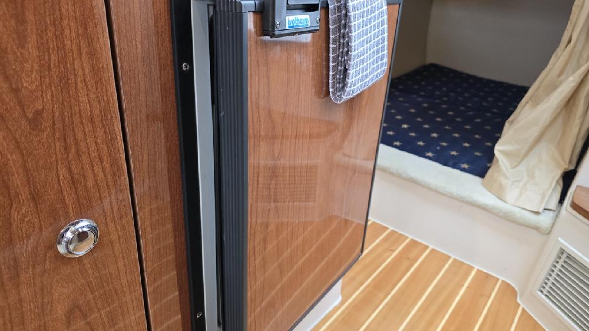 Regal 2565 Window Express