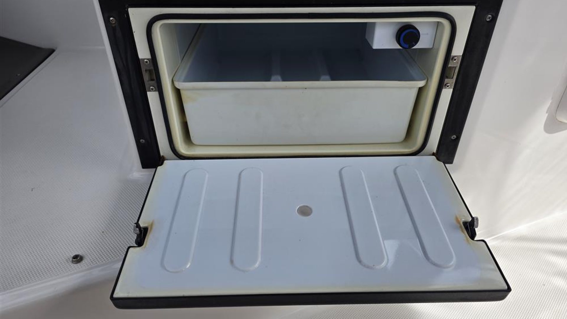 Regal 2565 Window Express