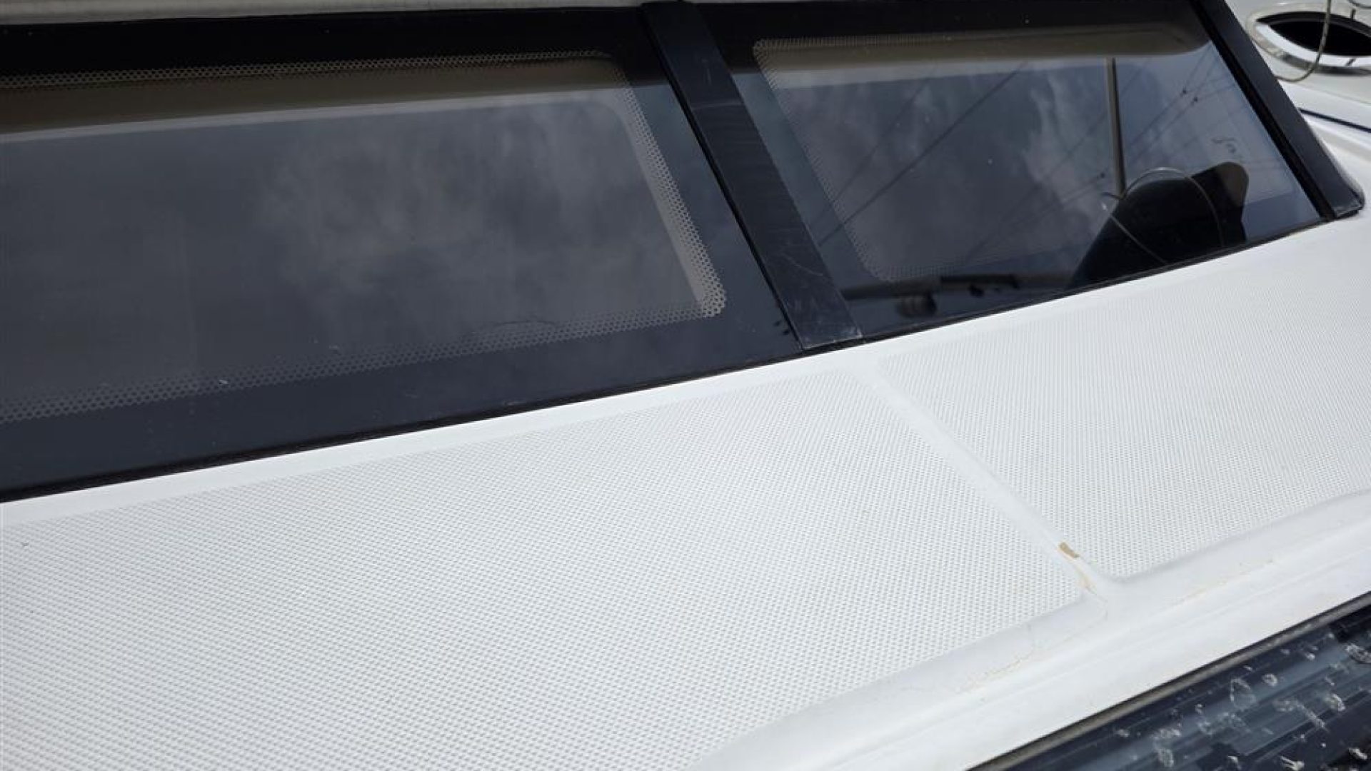 Regal 2565 Window Express