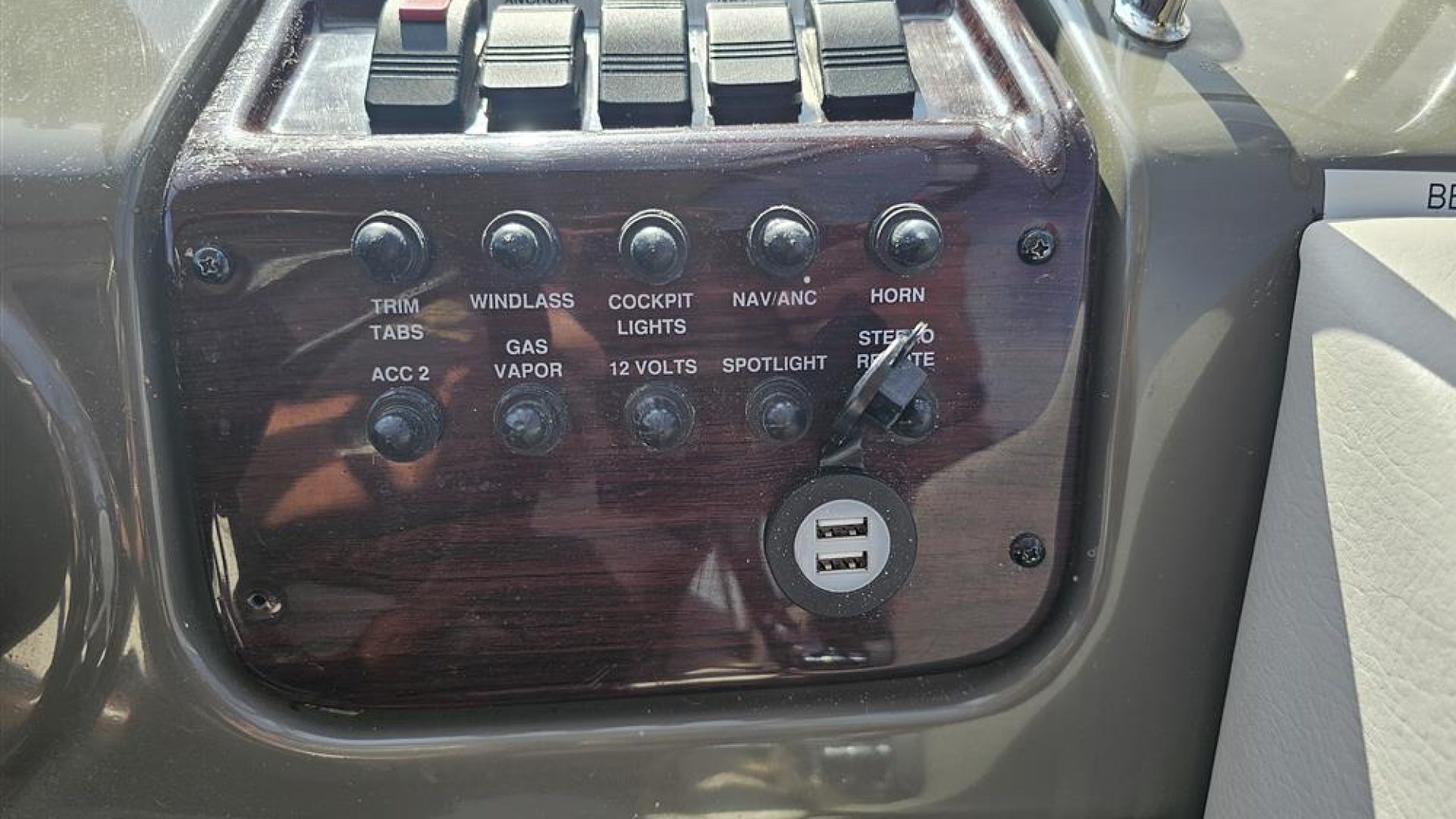 Regal 2665 Commodore