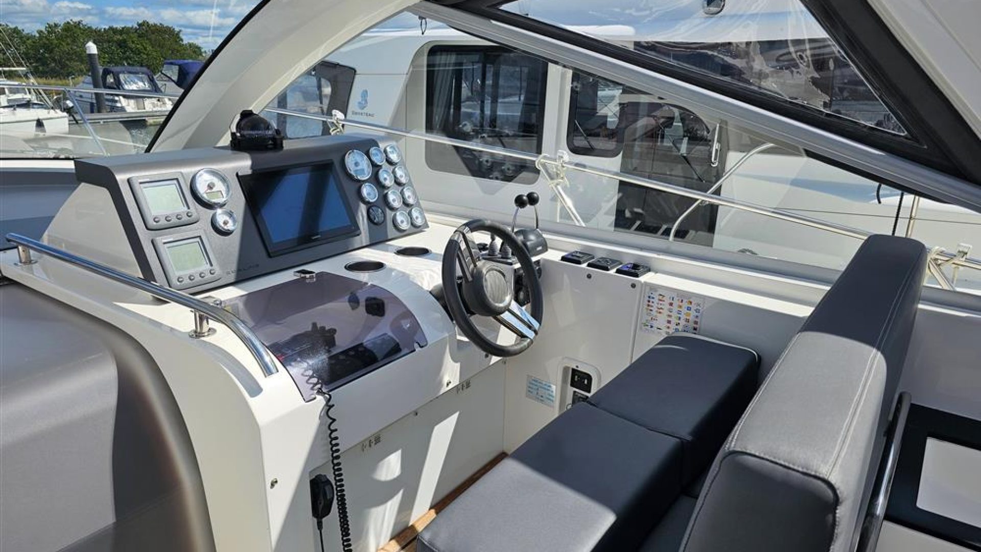 Sealine SC35