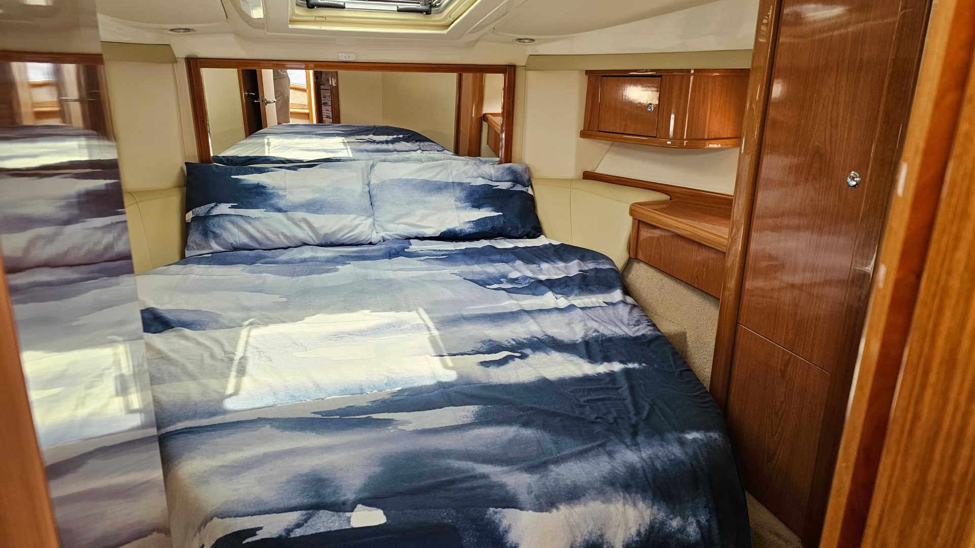 Sealine F37