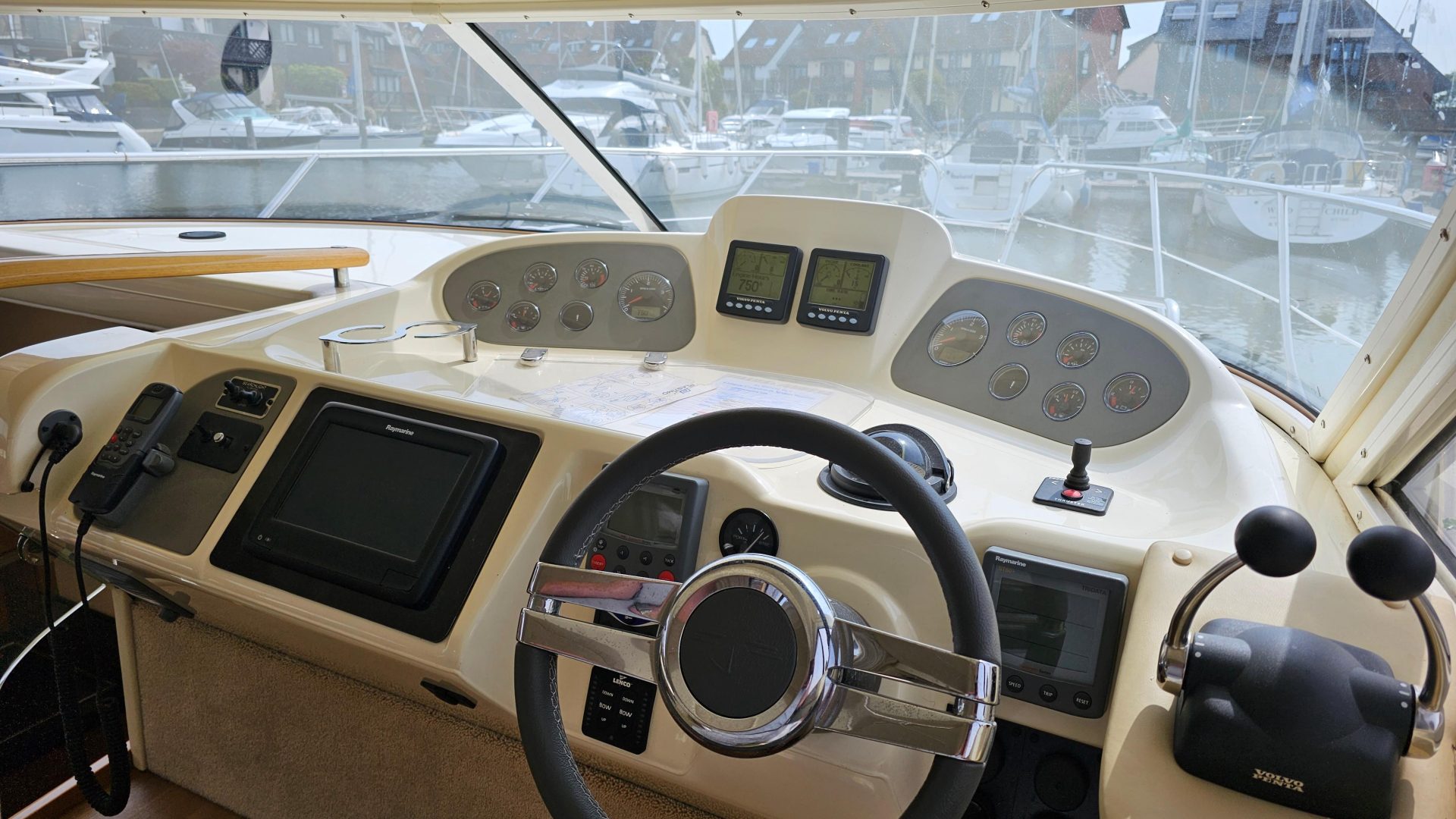 Sealine F37