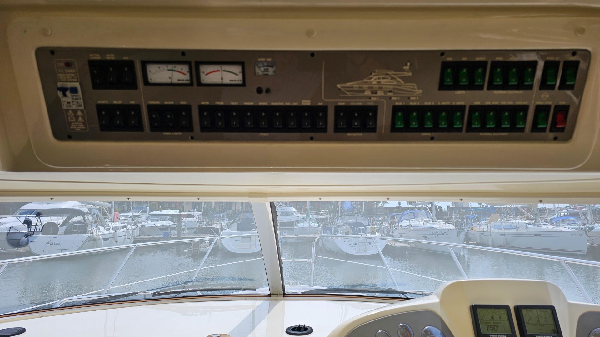 Sealine F37