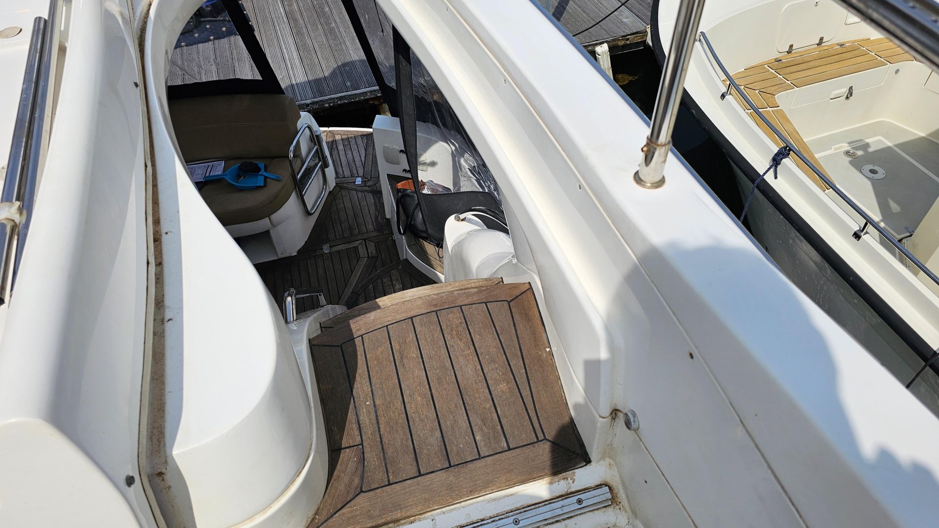 Sealine F37