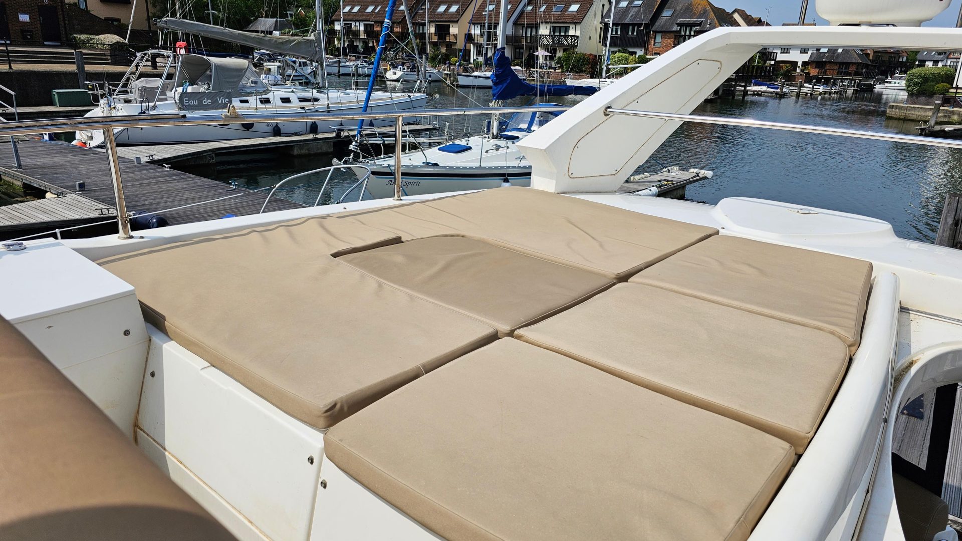 Sealine F37