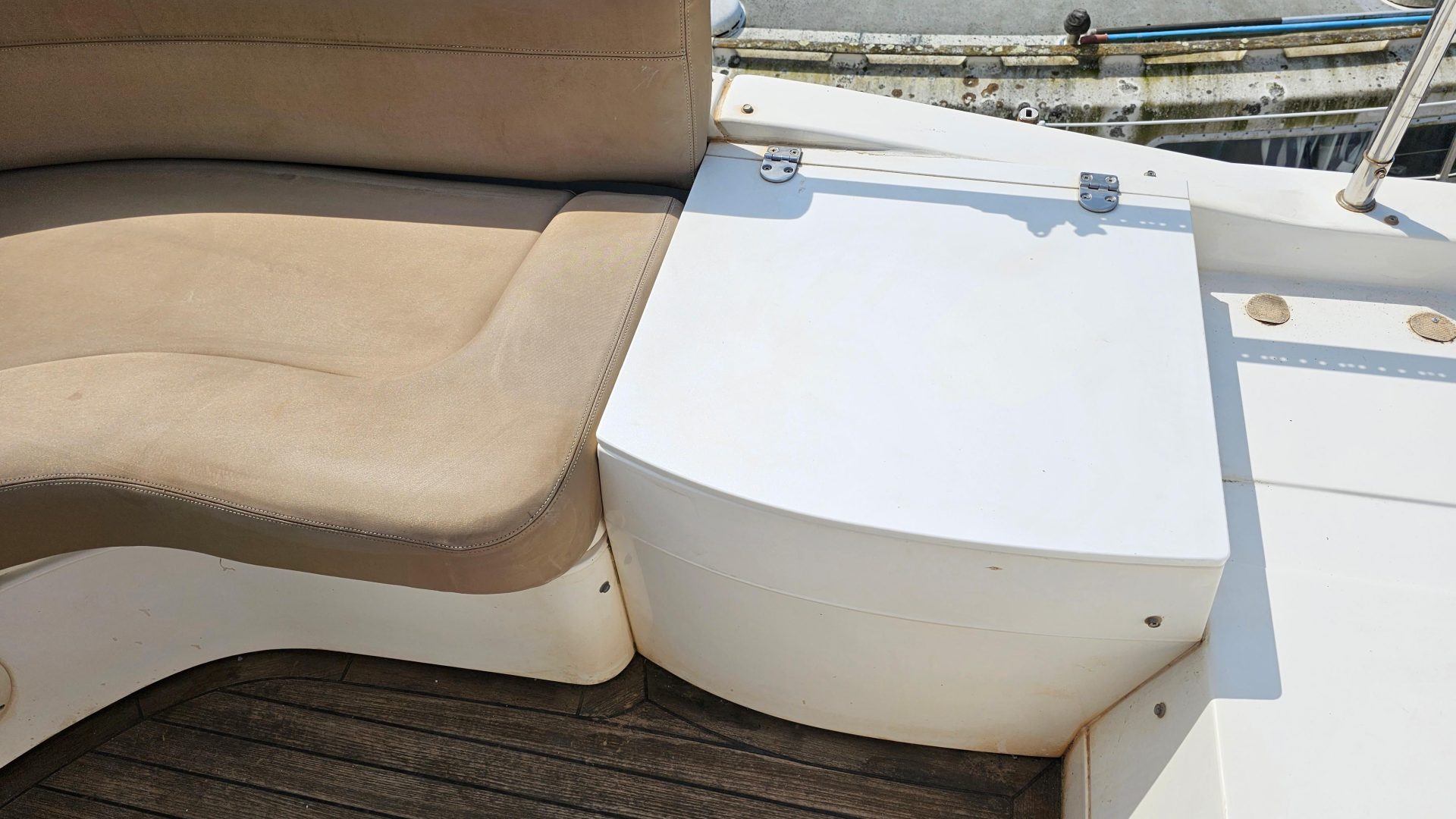 Sealine F37