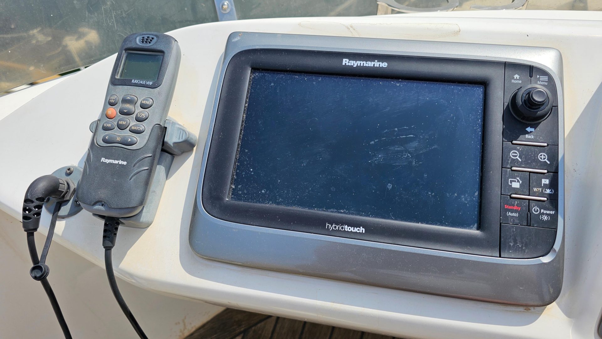 Sealine F37
