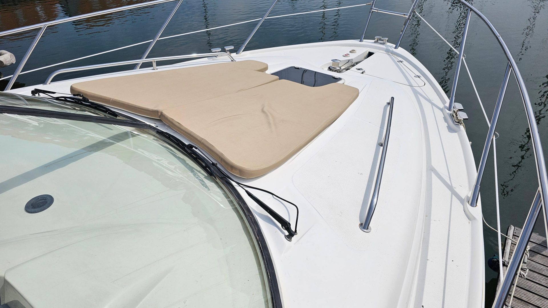 Sealine F37